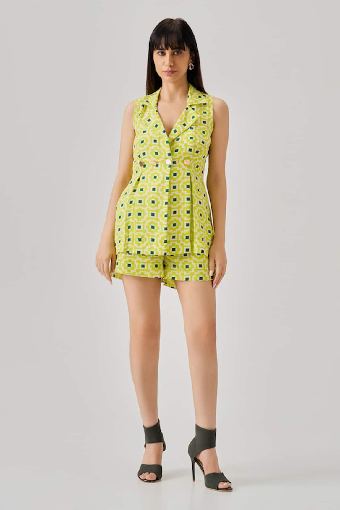 Neetiandmudita Graphic Duo Peplum Waistcoat With Shorts 
