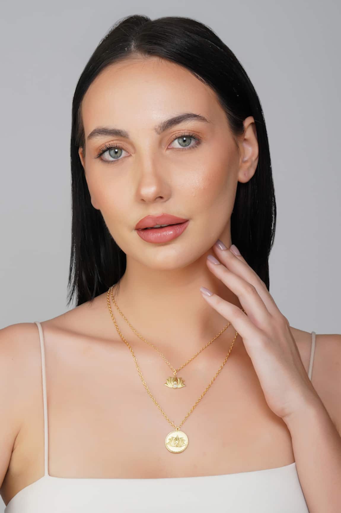 Zariin Emerging Beauty Lotus Carved Pendant Necklace 