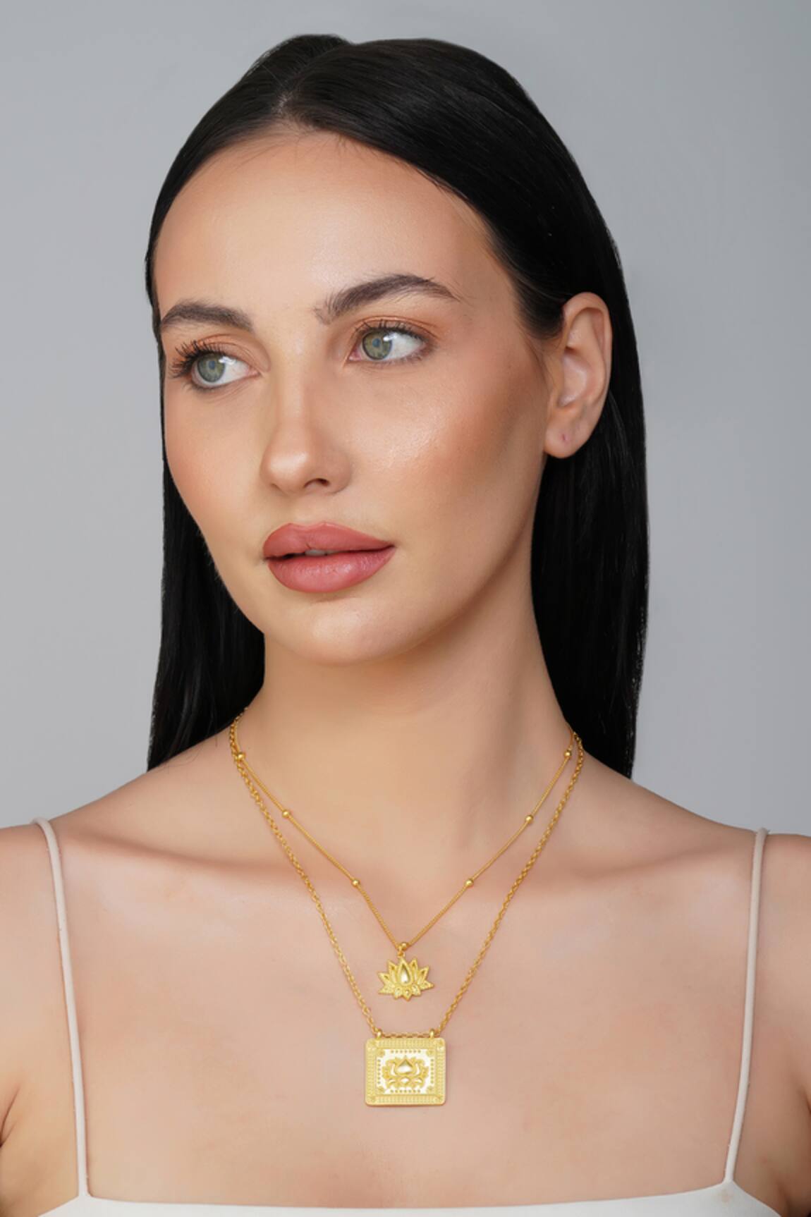 Zariin Embrace Change Lotus Carved Necklace 