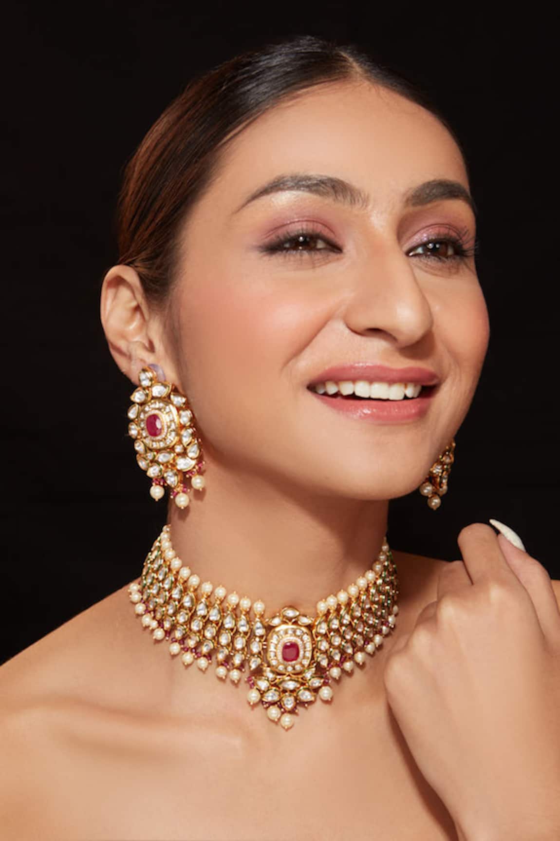 Vivinia By Vidhi Mehra Kundan Embellished Floral Vine Choker Set 