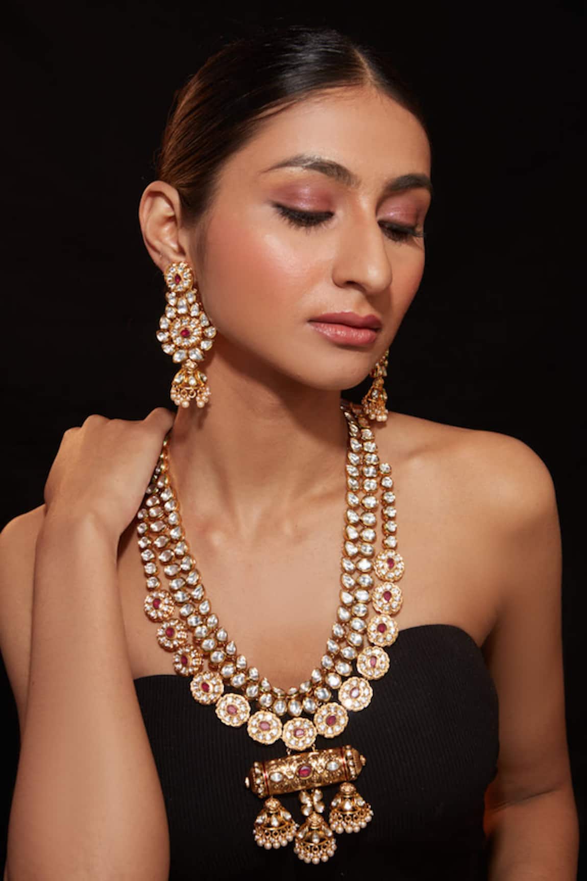 Vivinia By Vidhi Mehra Stone Embellished Bar Long Necklace Set