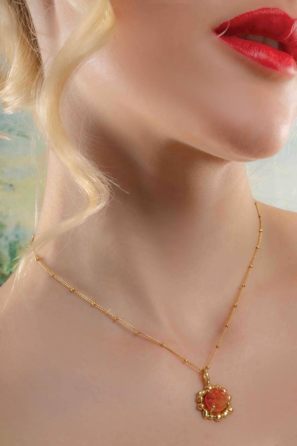 Arvino Carnelian Stone Studded Mineral Claw Pendant Necklace 