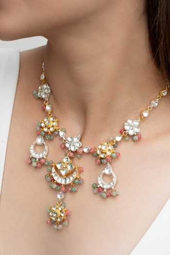 Do Taara Onyx Embellished Floral Pendant Necklace 
