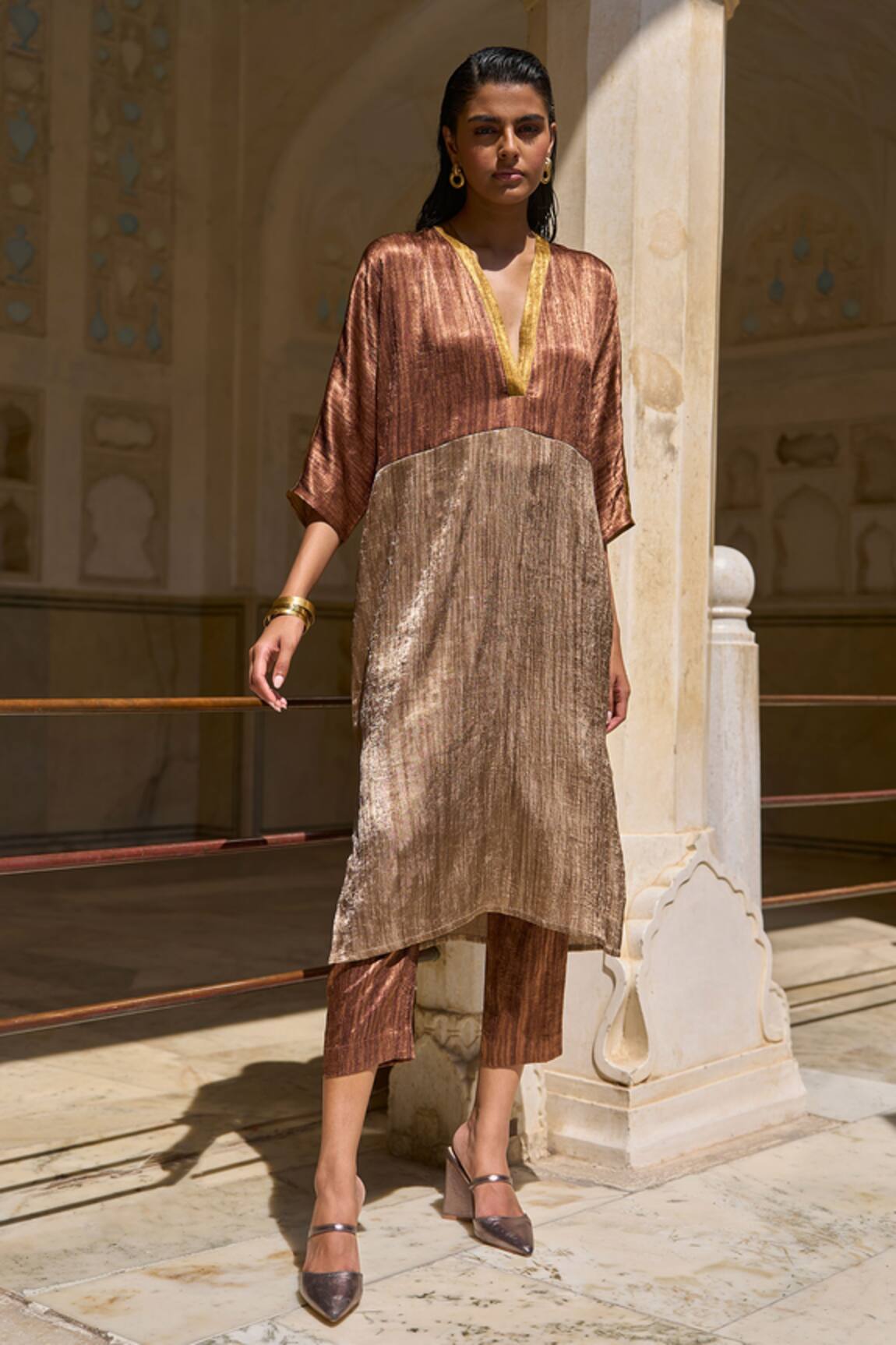 Dash And Dot Colorblock Textured Pleated Tunic & Pant Set 