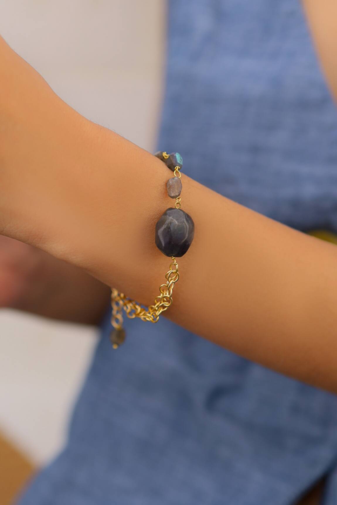 Do Taara Onyx Stone Embellished Bracelet 