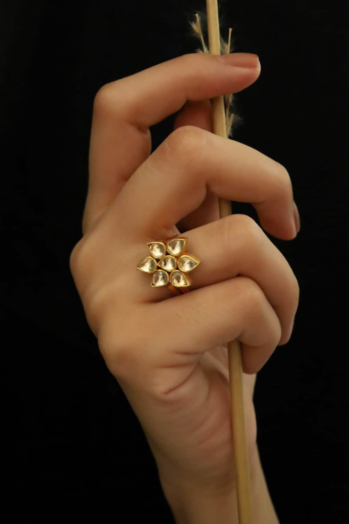 Do Taara Kundan Embellished Cutwork Ring