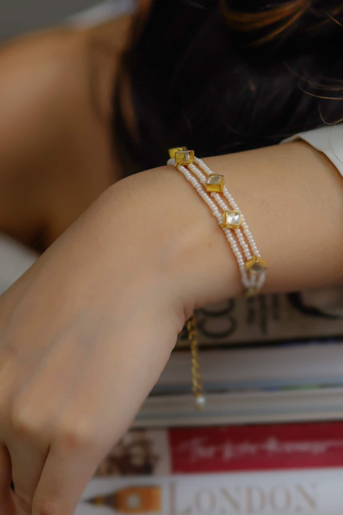 Do Taara Kundan & Pearl Studded Bracelet