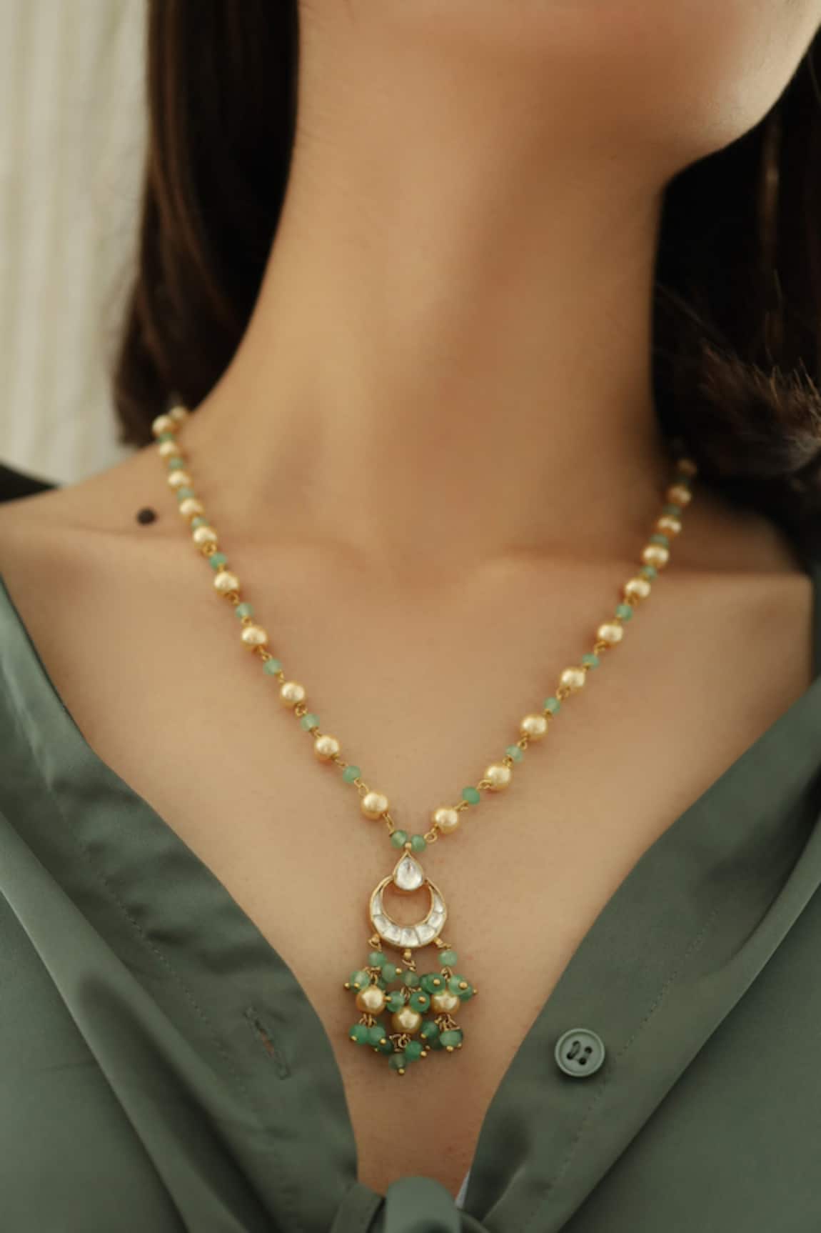 Do Taara Kundan Embellished Pendant Necklace