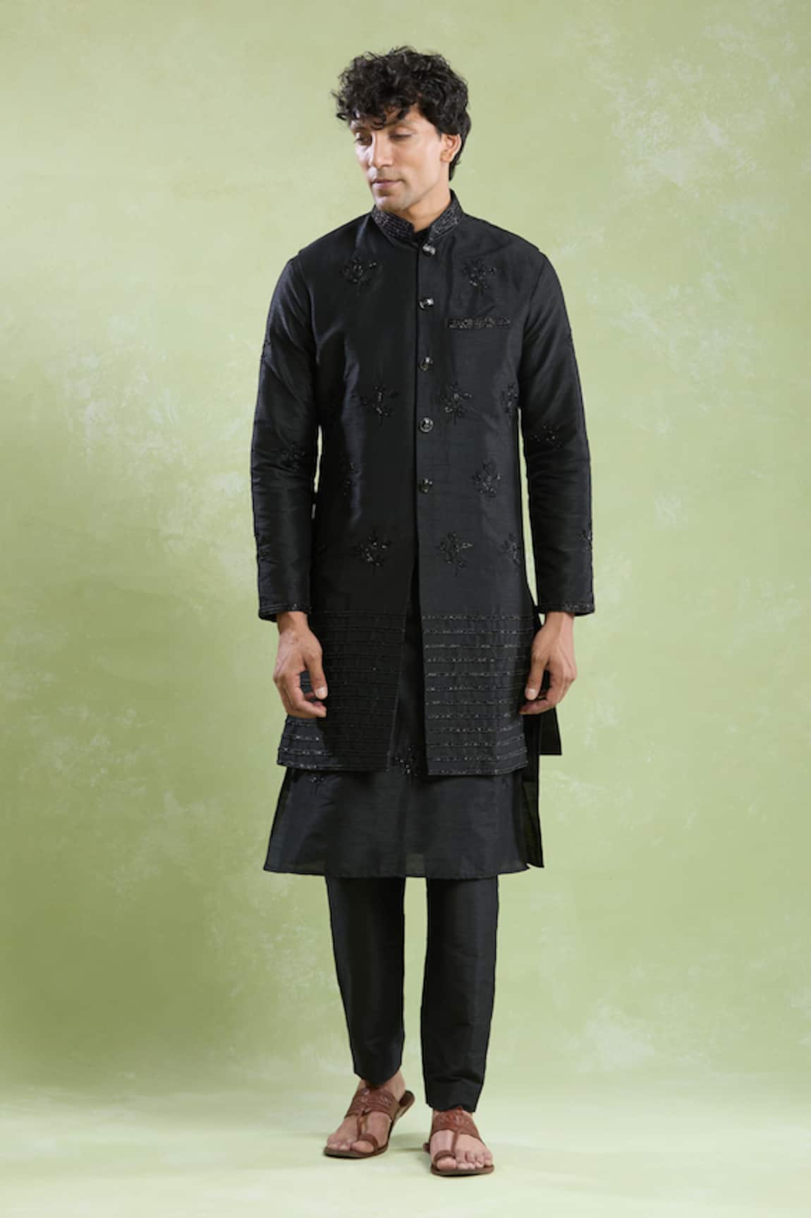 Arihant Rai Sinha Floral Butti Embroidered Longline Bundi Set 
