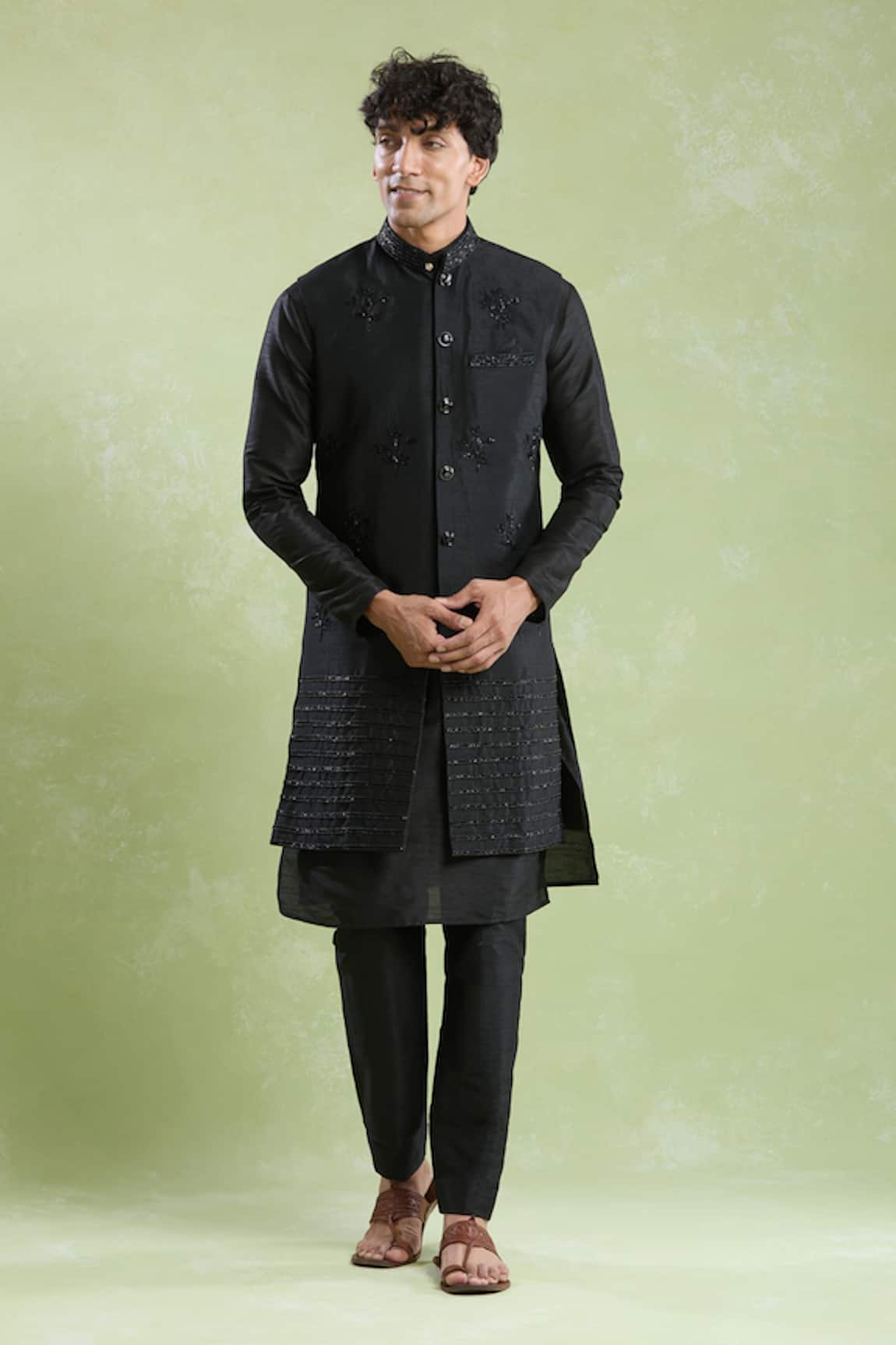 Arihant Rai Sinha Floral Butti Embroidered Bundi Kurta Set 