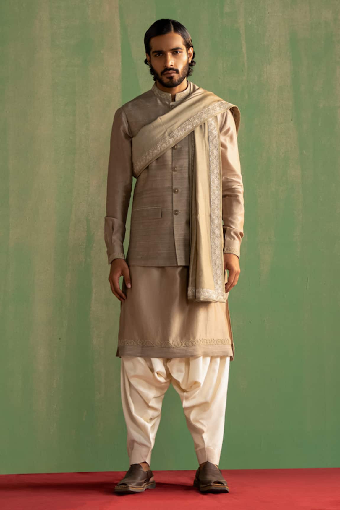 Studio Bagechaa Grey Embroidered Bundi & Kurta Set 