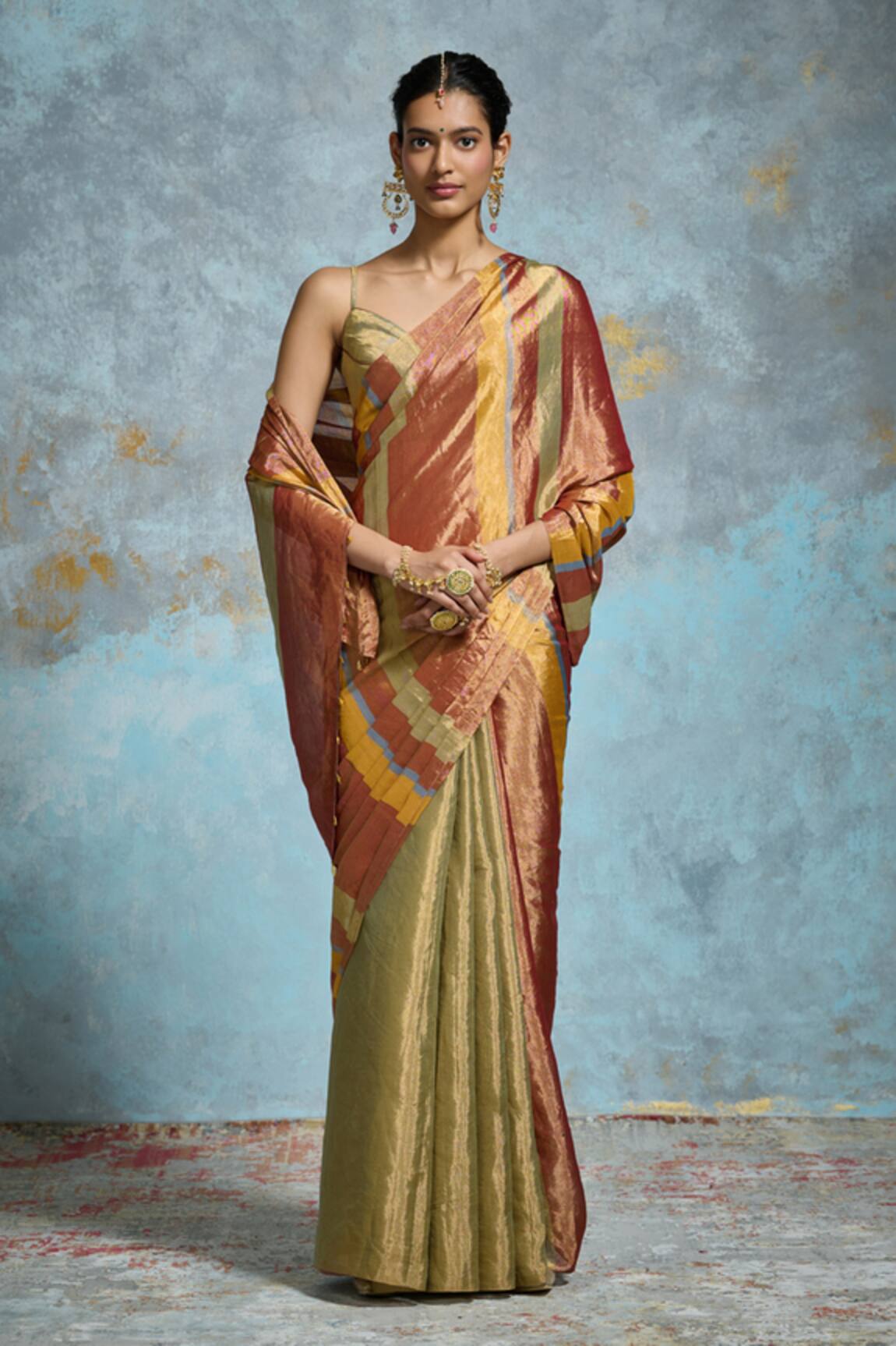 Dressfolk Contrast Striped Handloom Saree 