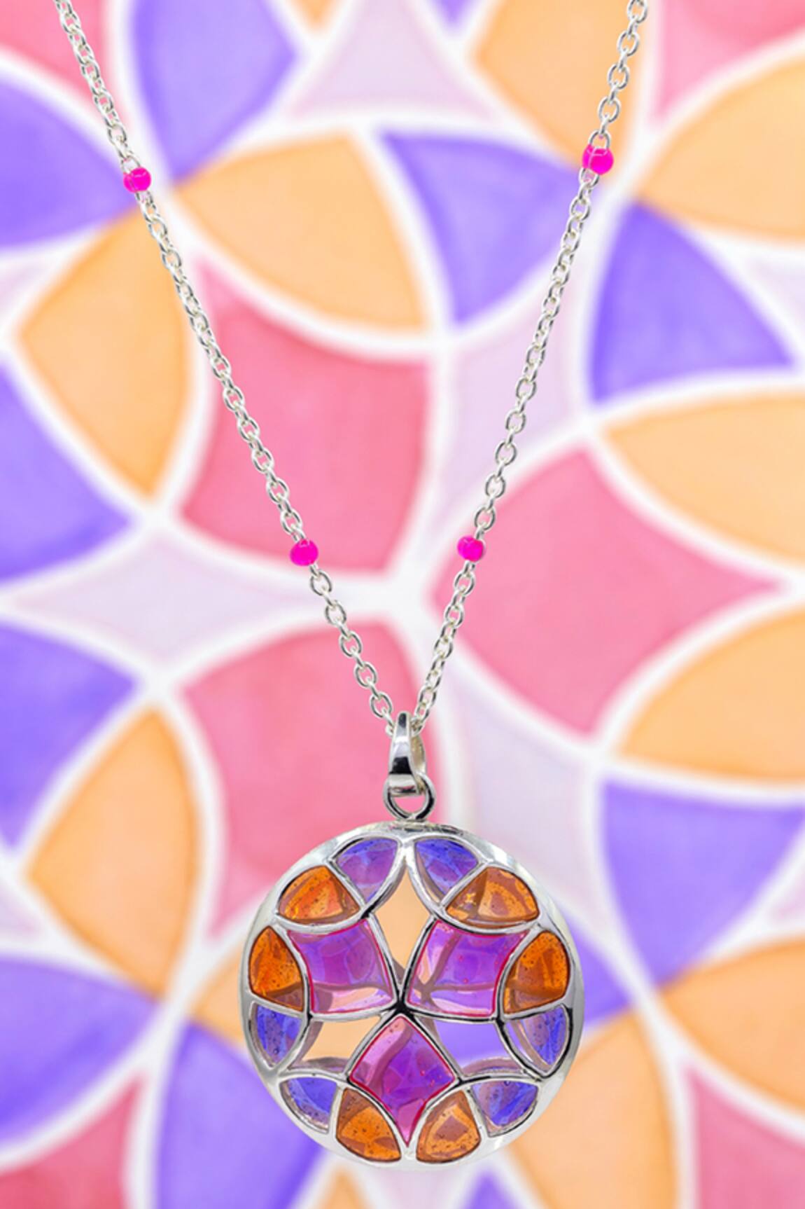 Manner Embellished Pendant Necklace with Enamel