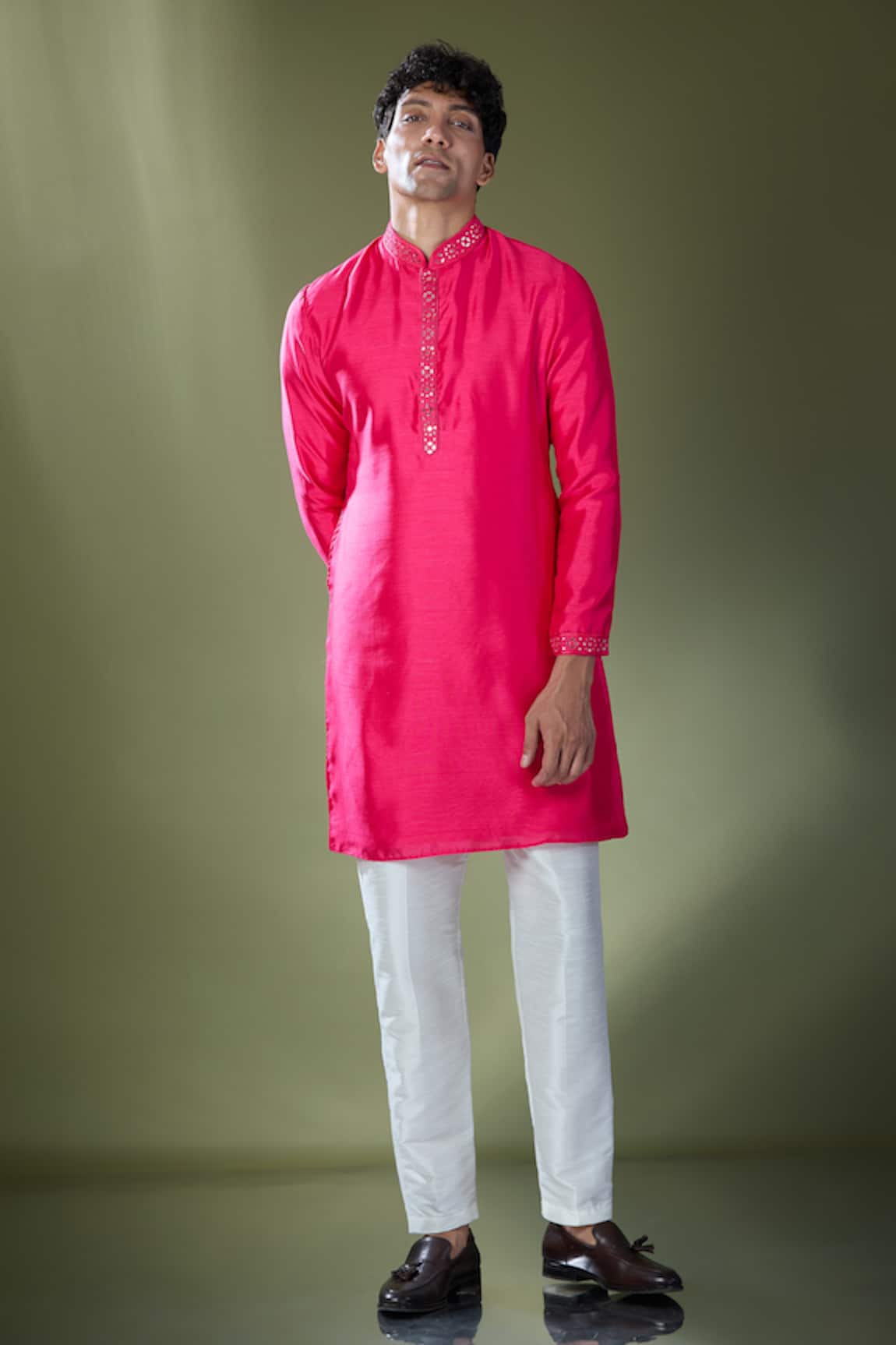 Rng Safawala Embroidered Fuchsia Kurta Set With Pant