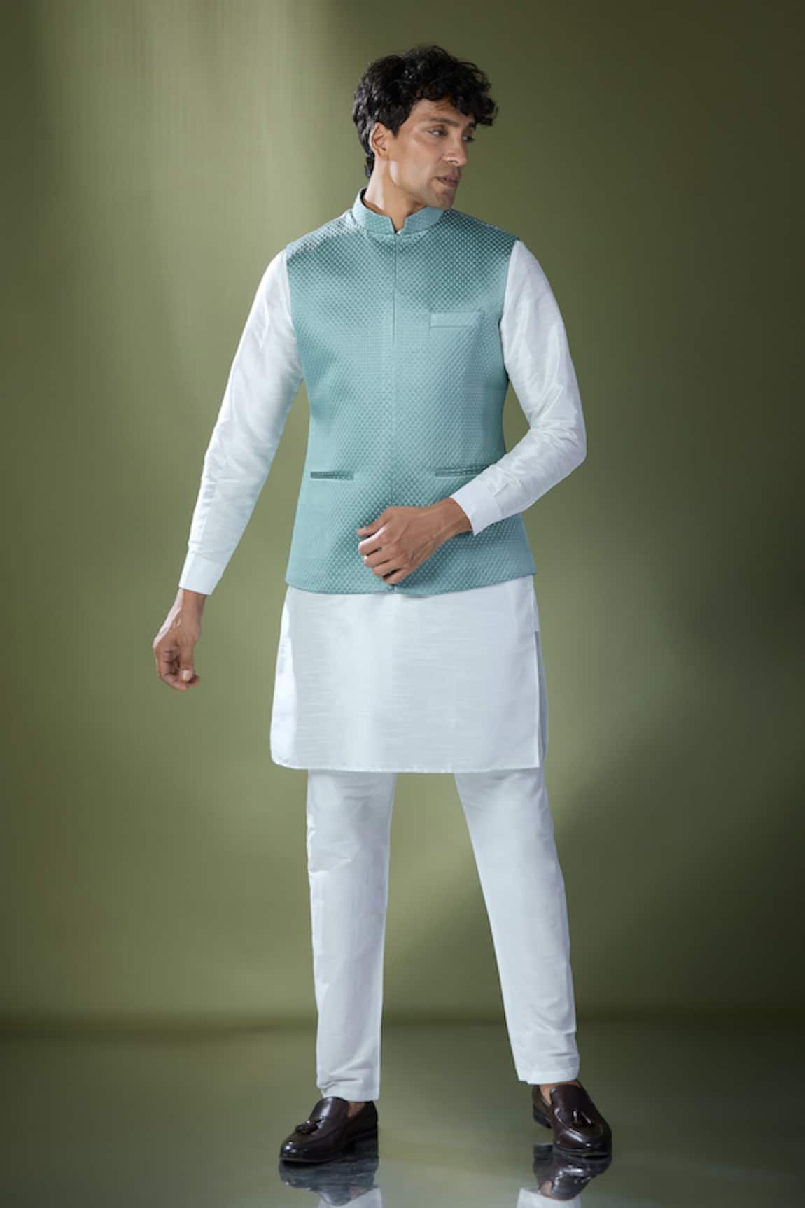 Rng Safawala Quilted Bundi & Kurta Set 