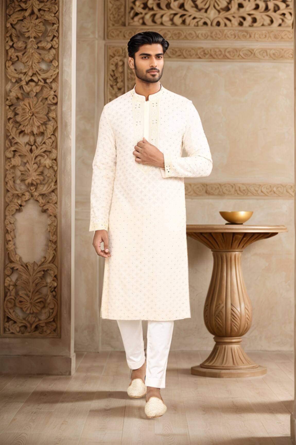 Kalighata Lucknowi Embroidered Kurta Set
