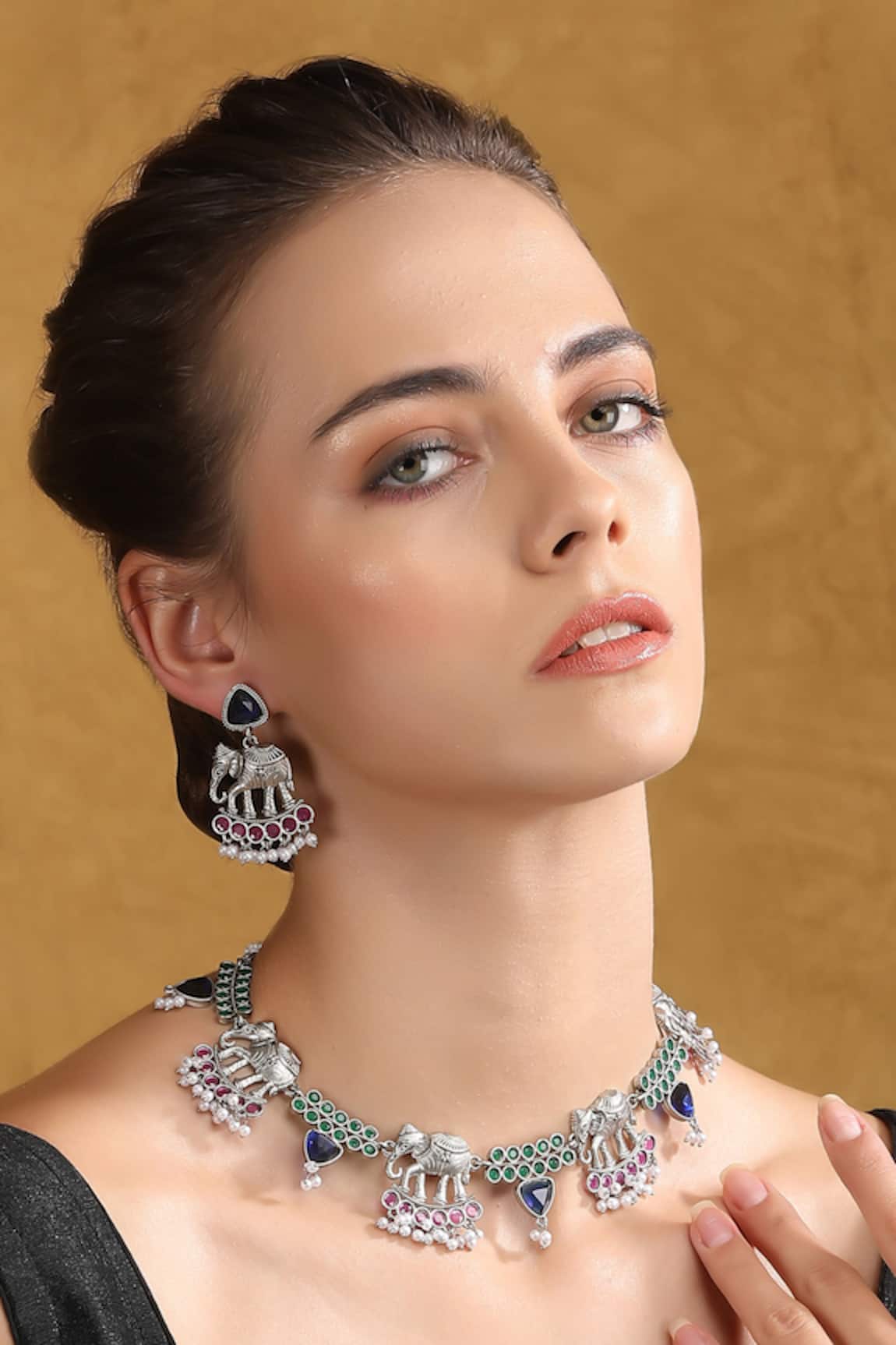 Auraa Trends Elephant Motif Stone Choker Set 