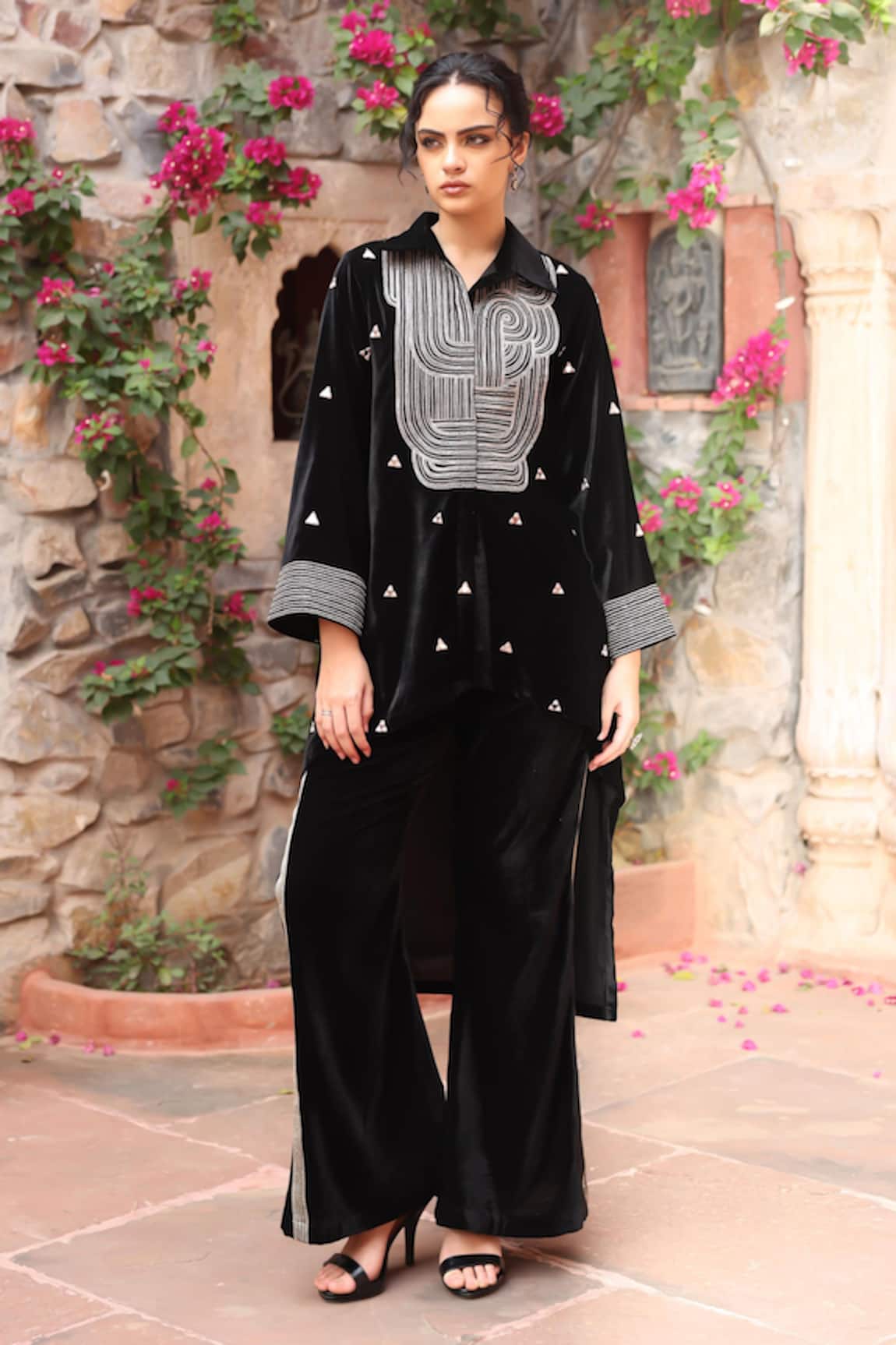 Ajiesh Oberoi Black Velvet Abstract Embroidered Kurta Set