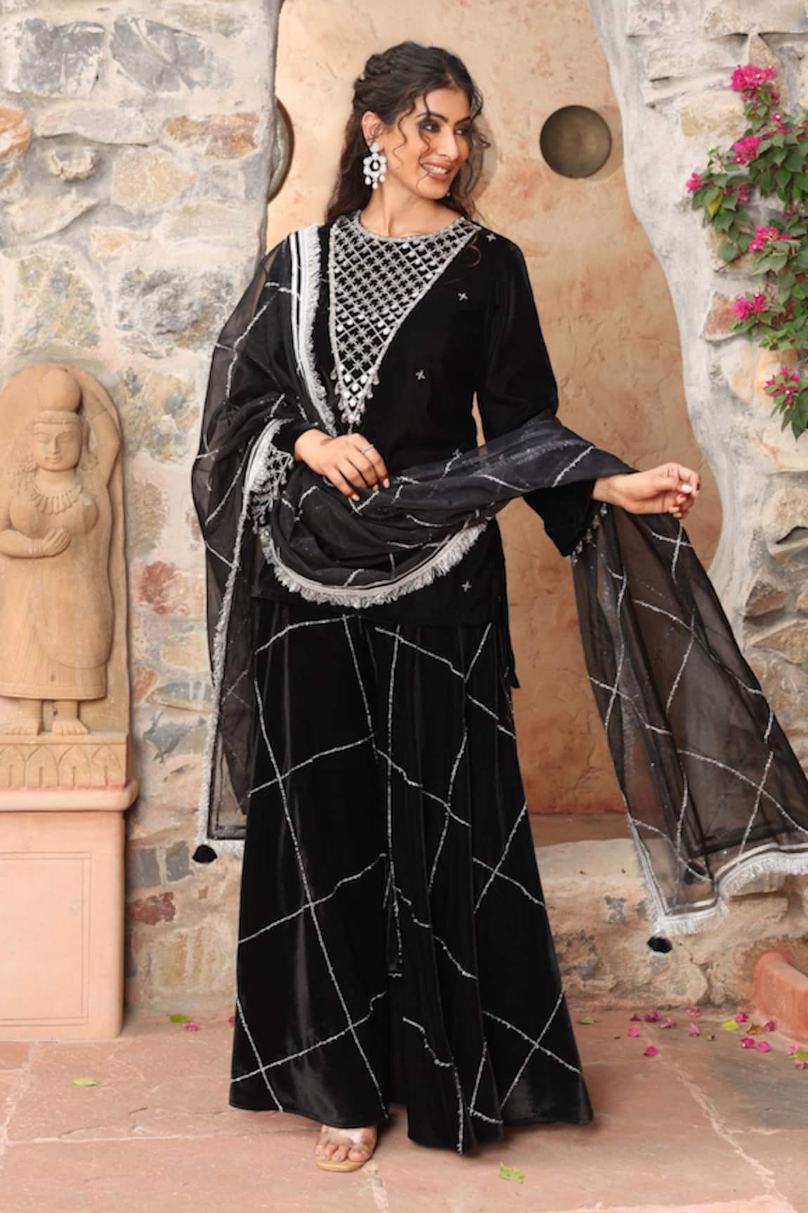 Ajiesh Oberoi Black Velvet Bead Embroidered Kurta Set 