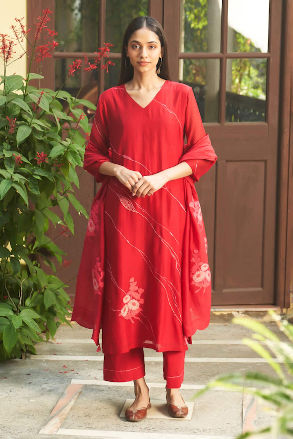 Vaayu Floral Applique Thread Work Kurta Set 