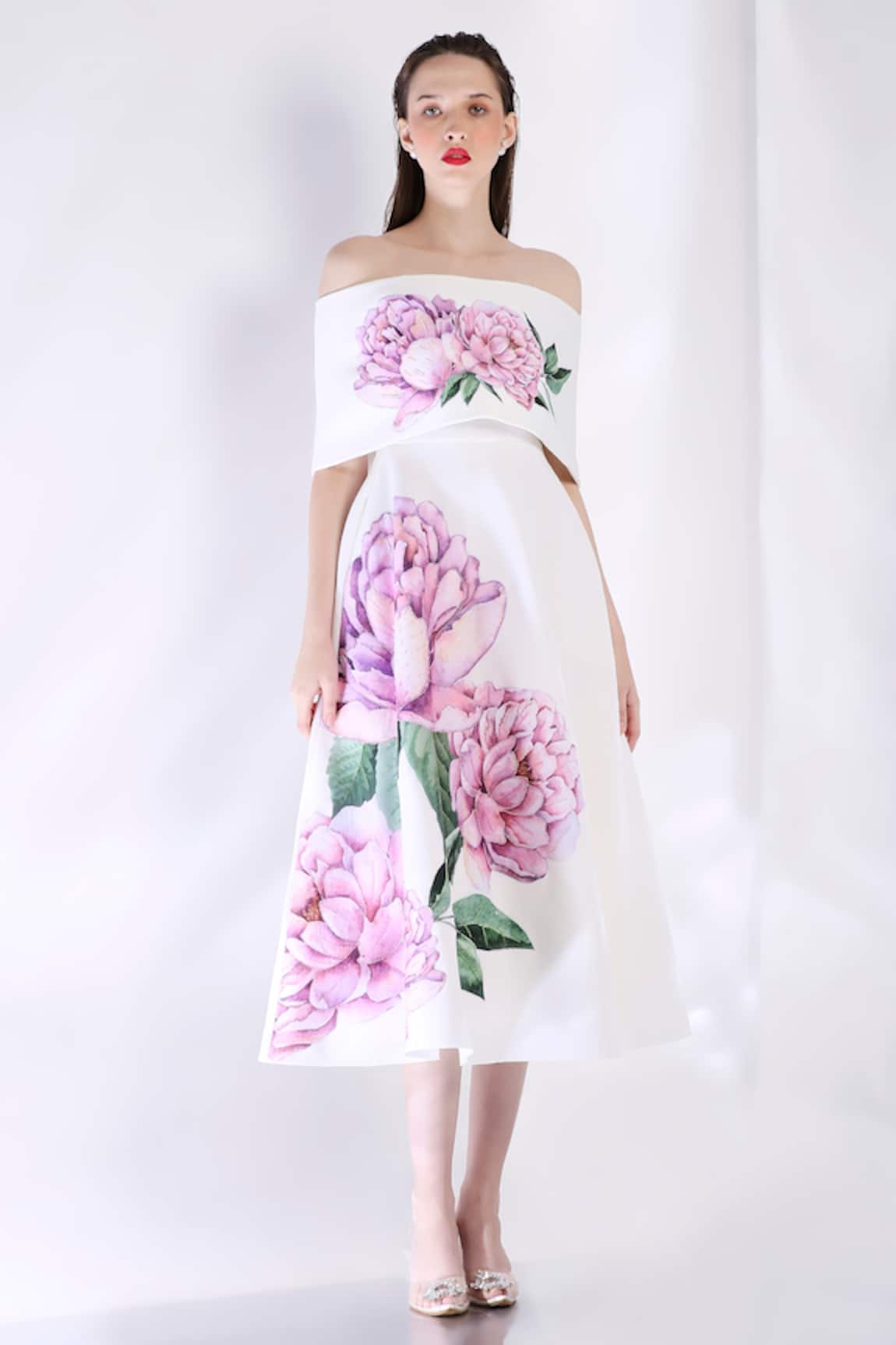 Ozeqo White Midi Dress with Applique Cape 