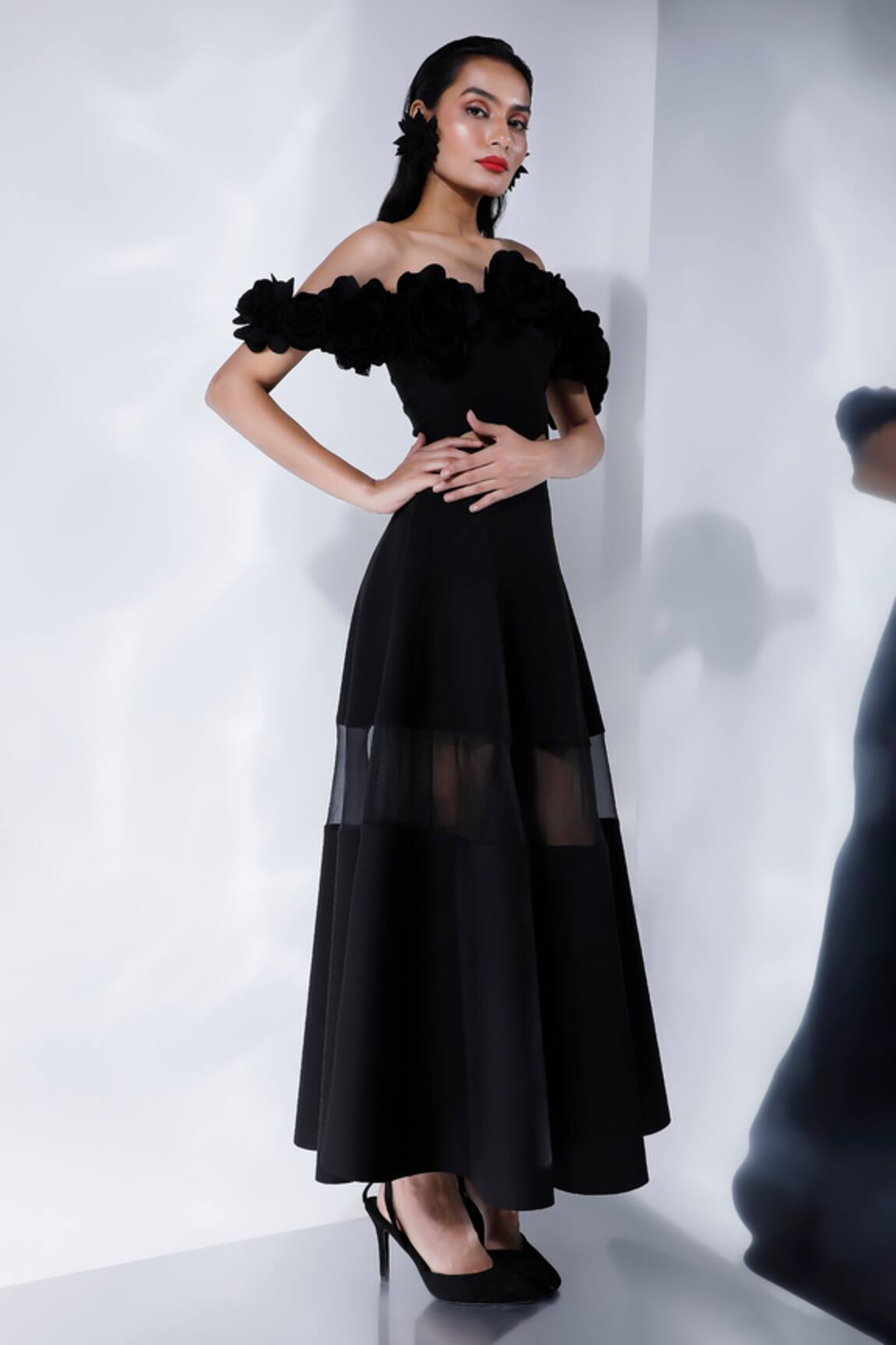 Ozeqo Mesh Detailed Black Skirt & Crop Top Set 