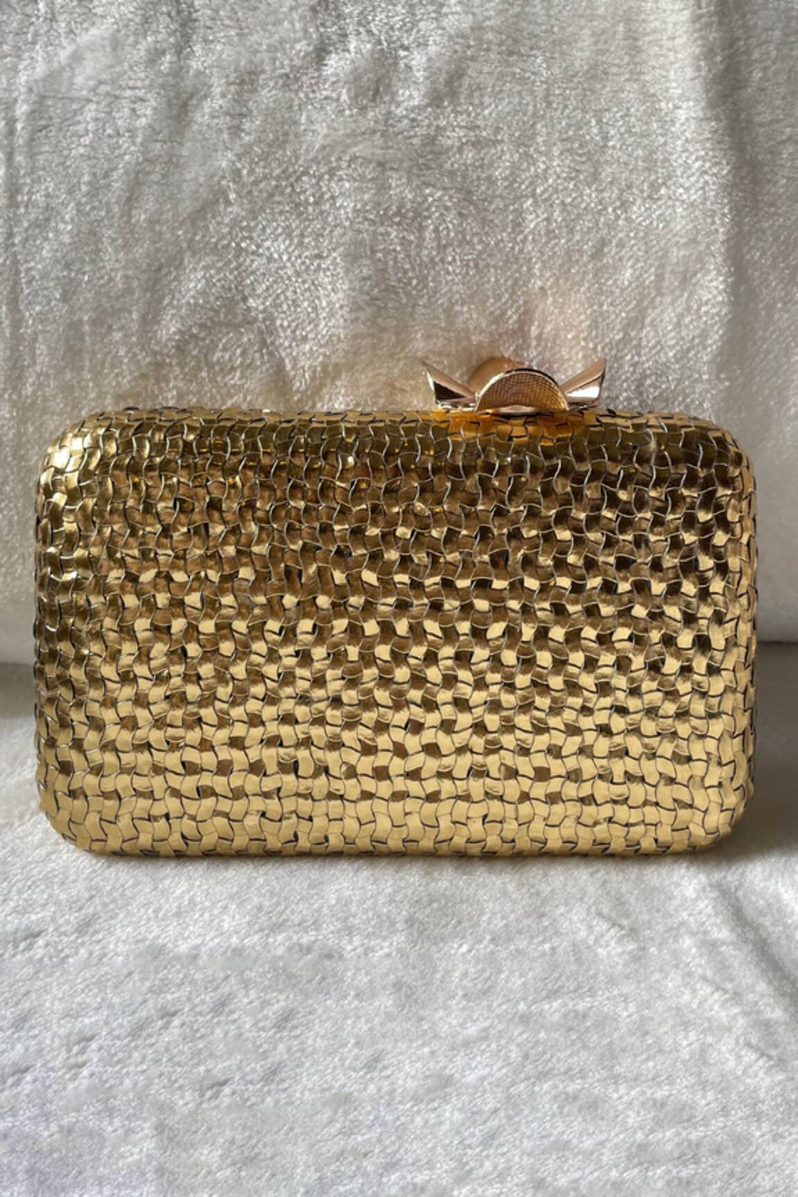 Kreivo By Vamanshi Damania Gold Weave Pattern Clutch 