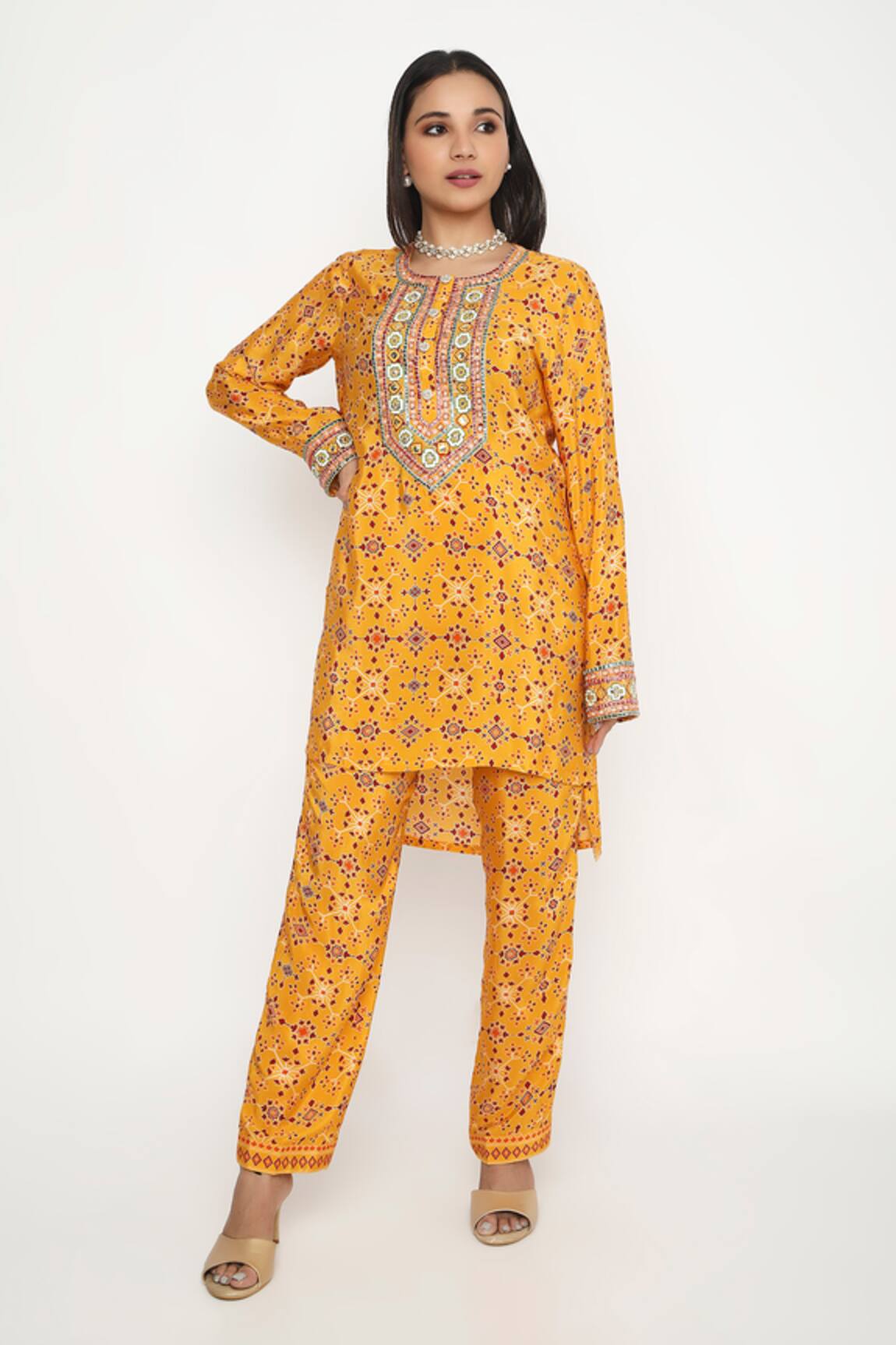 Neha Mehra Geometric Bloom Print Kurta Set