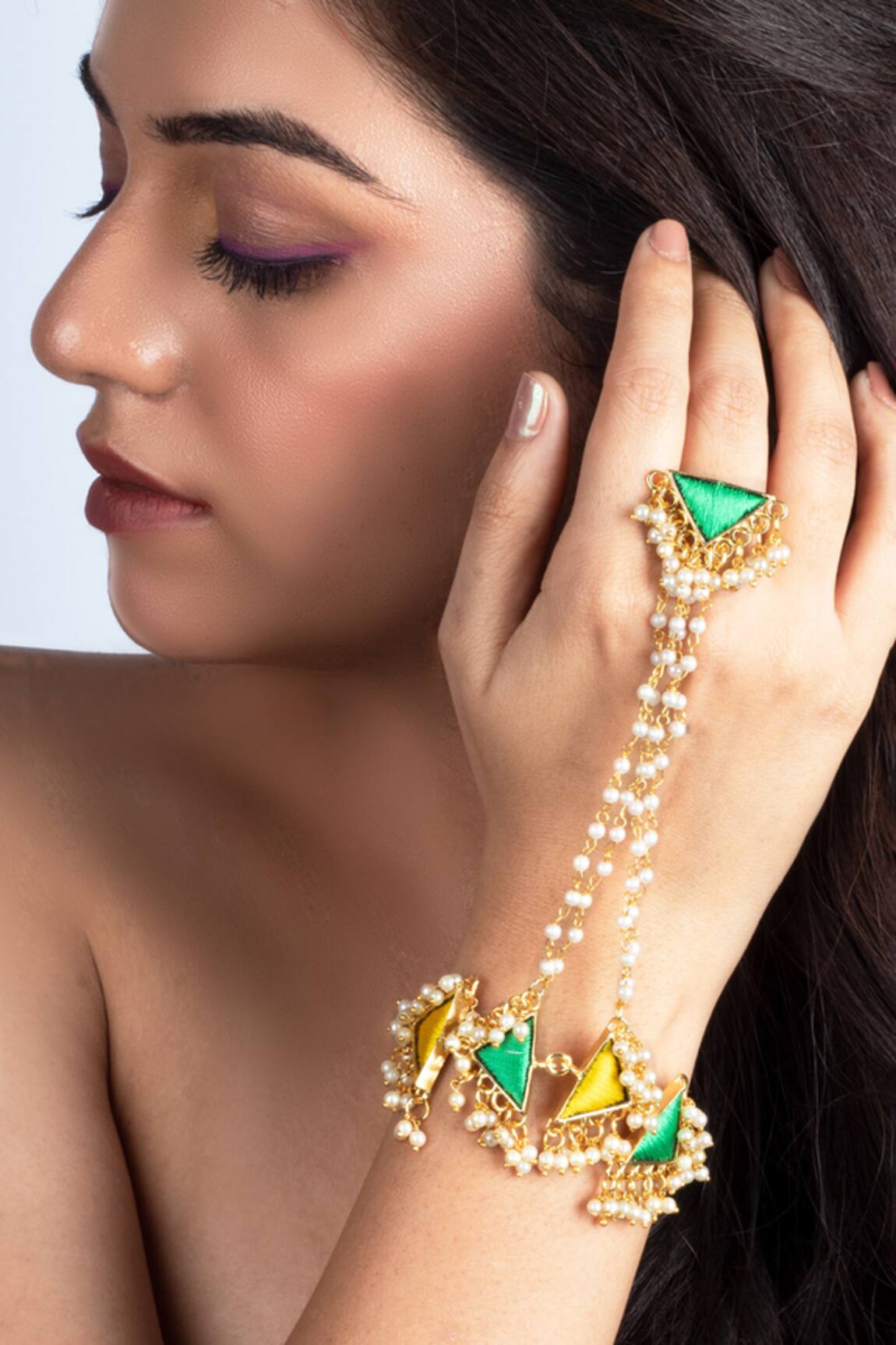 Bauble Bazaar Tringle Charm Hand Harness