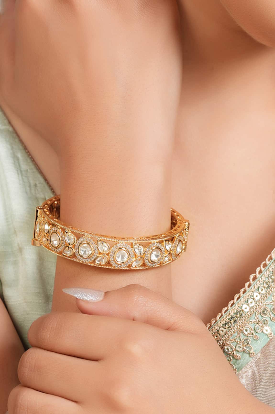 Smars Jewelry Floral Stone Studded Kada 