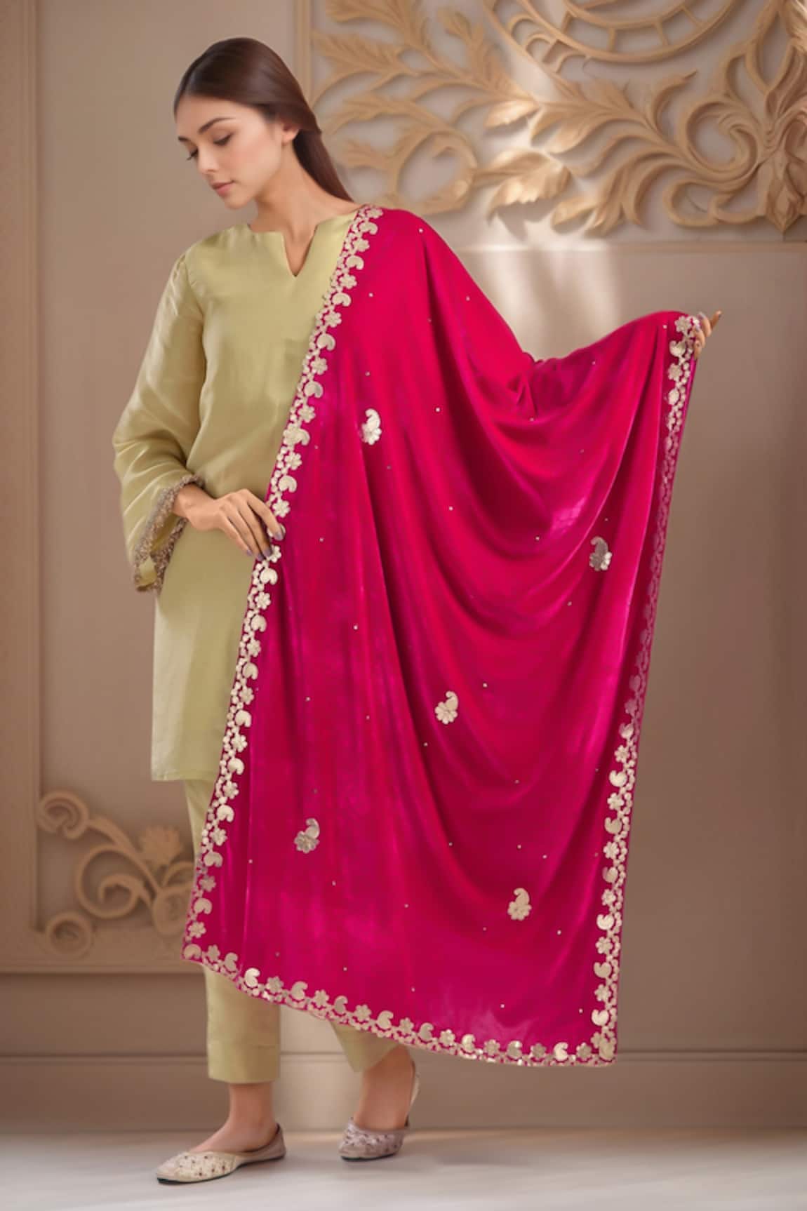 Samyukta Singhania Magenta Velvet Gota Patti Embroidered Dupatta 