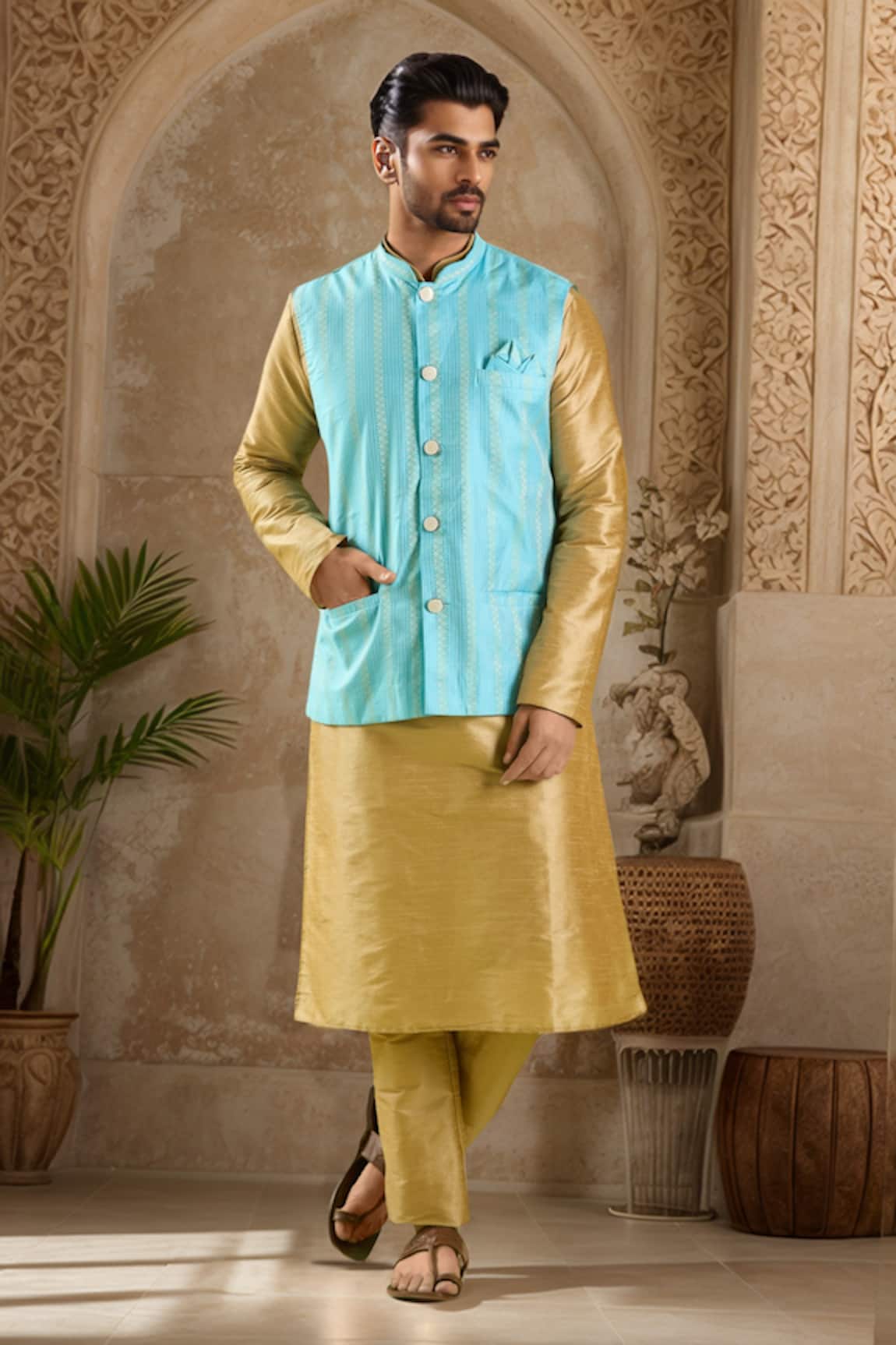 Samyukta Singhania Stripe Pattern Bundi With Kurta Set 