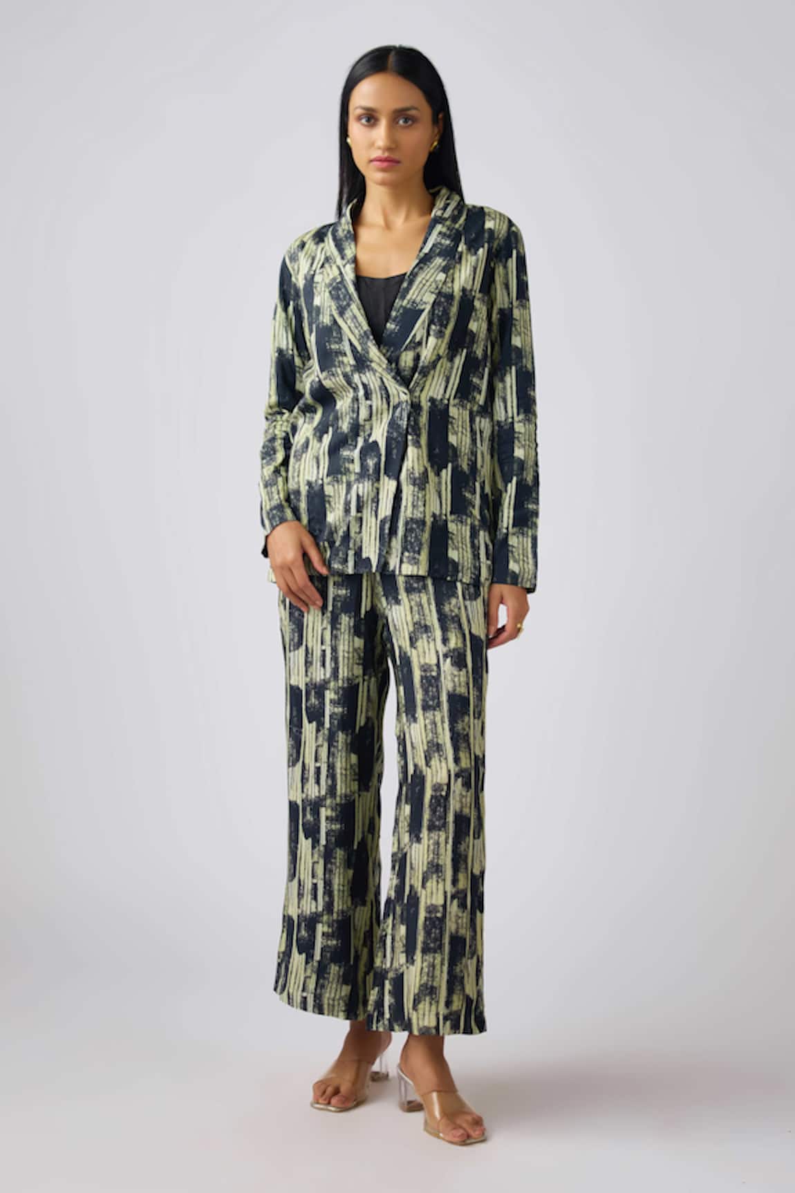 Basanti - Kapde Aur Koffee Abstract Print Blazer Pant Set