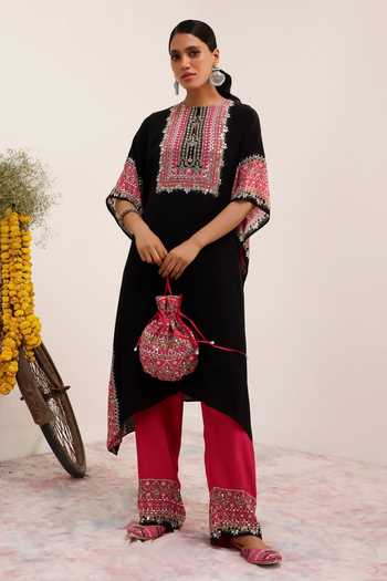 Surkh Syahi Black & Pink Mirror Blossom Kaftan Set 