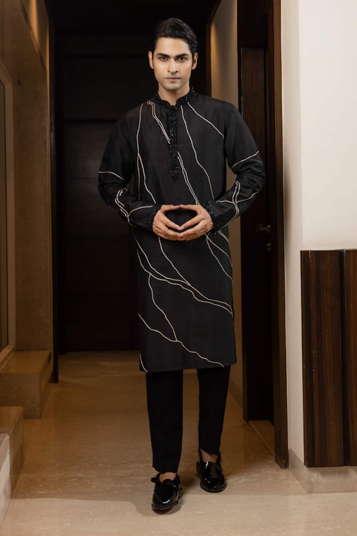 Yoseba Stitch Line Embroidered Kurta & Pant Pyjama Set 