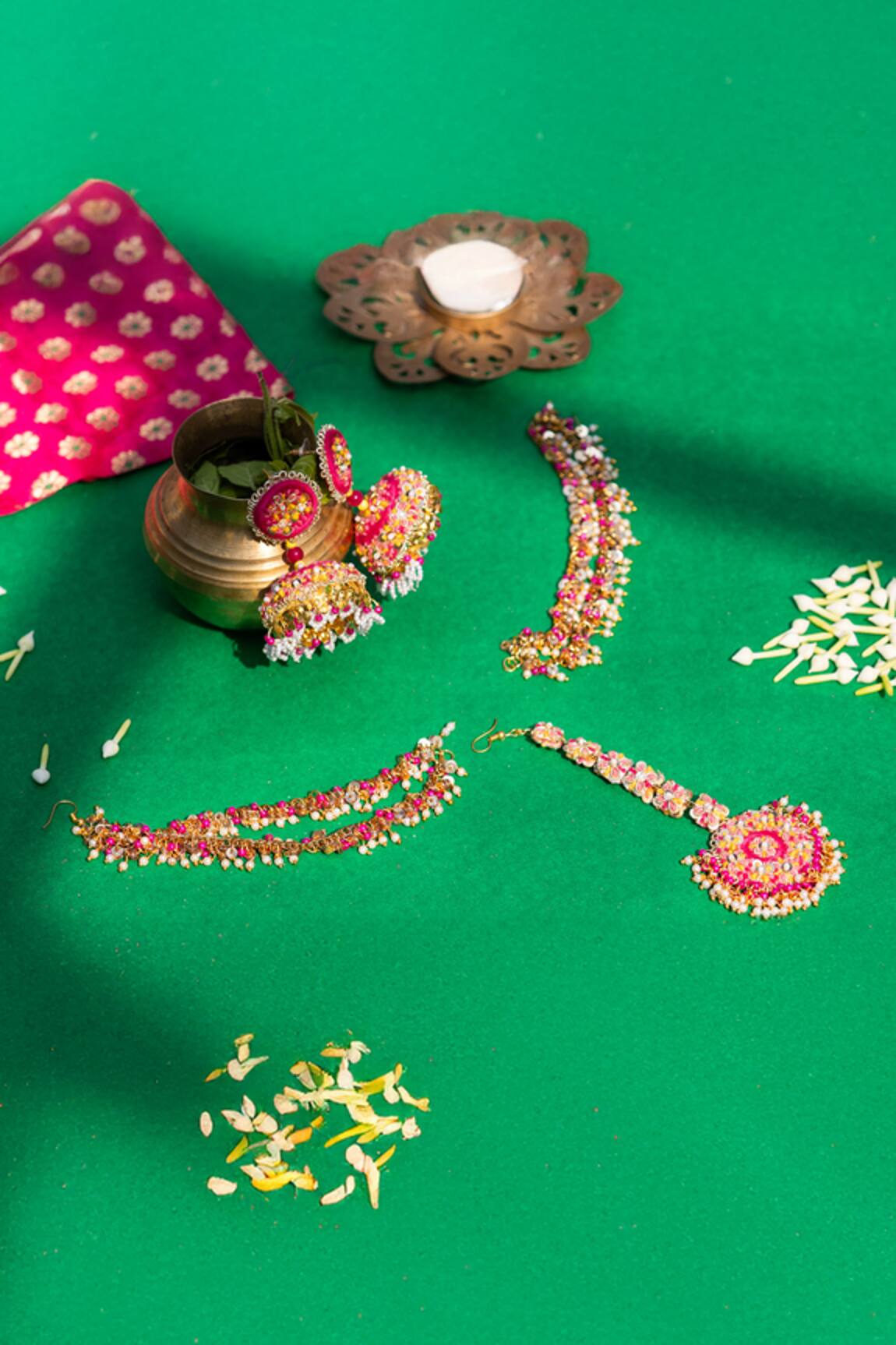 Kanyaadhan By Dhirajaayushi Floral Embroidered Jewellery Set