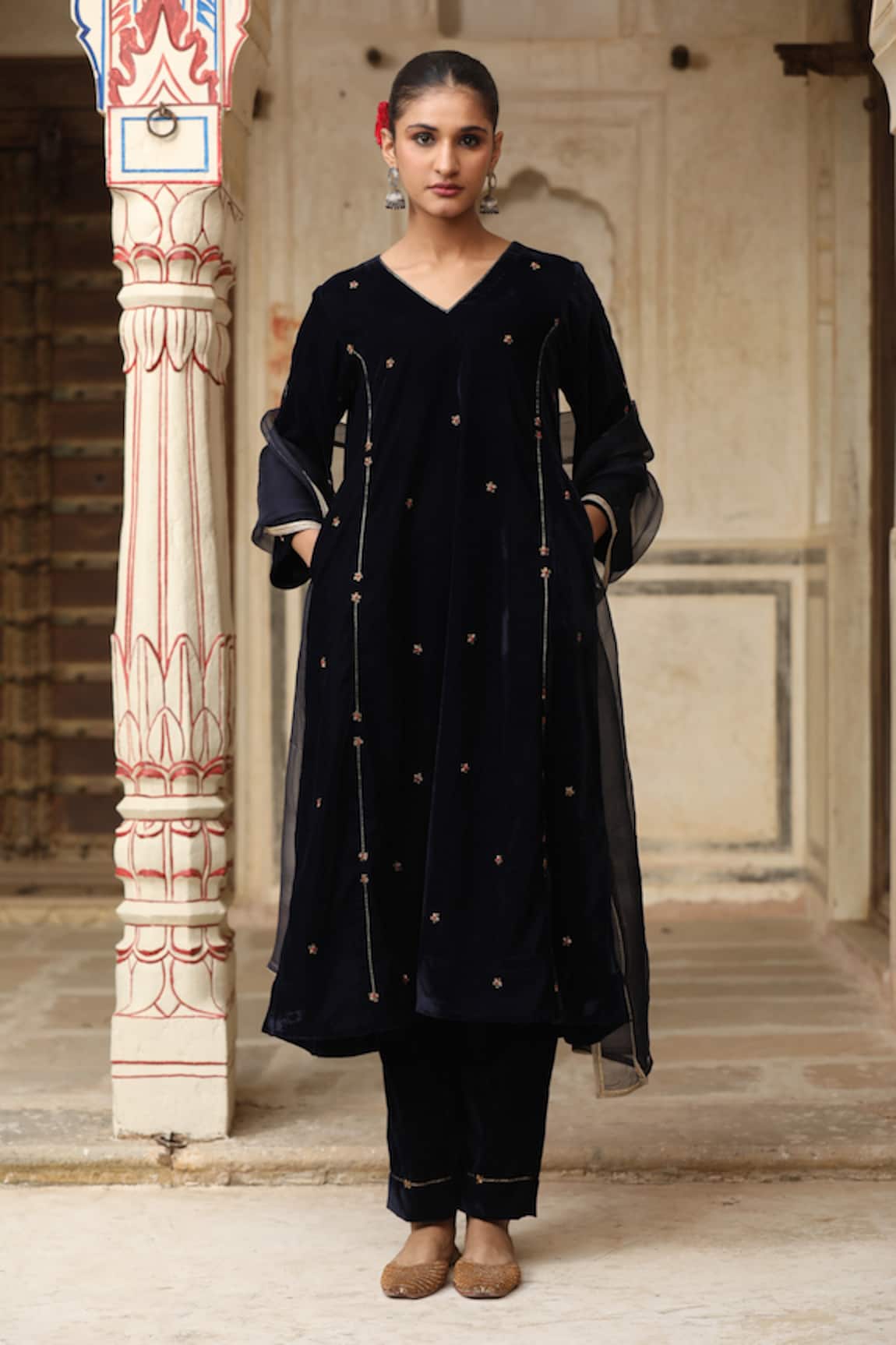 Trendy tokari Navy Blue Dabka Embroidered Kurta Set 