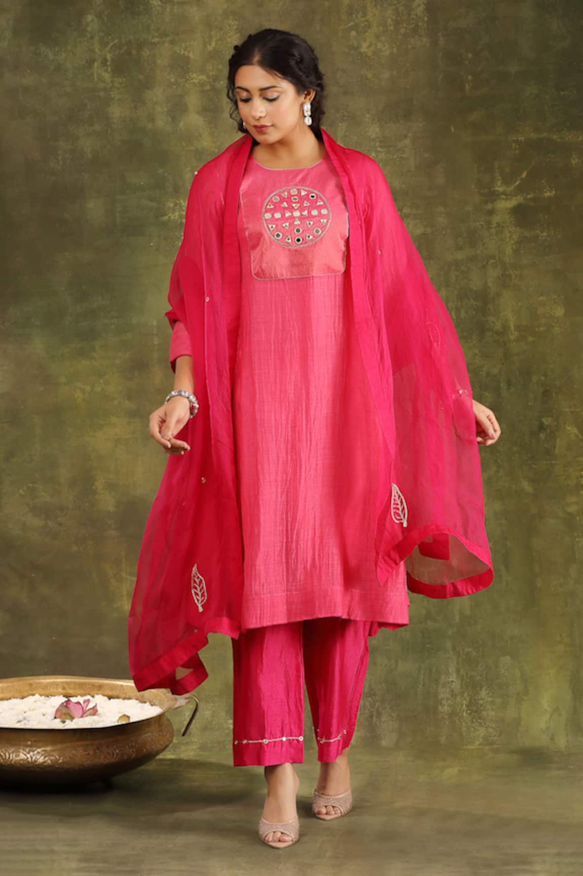 Trendy tokari Pink Mirror Hand Embroidered Kurta Set 