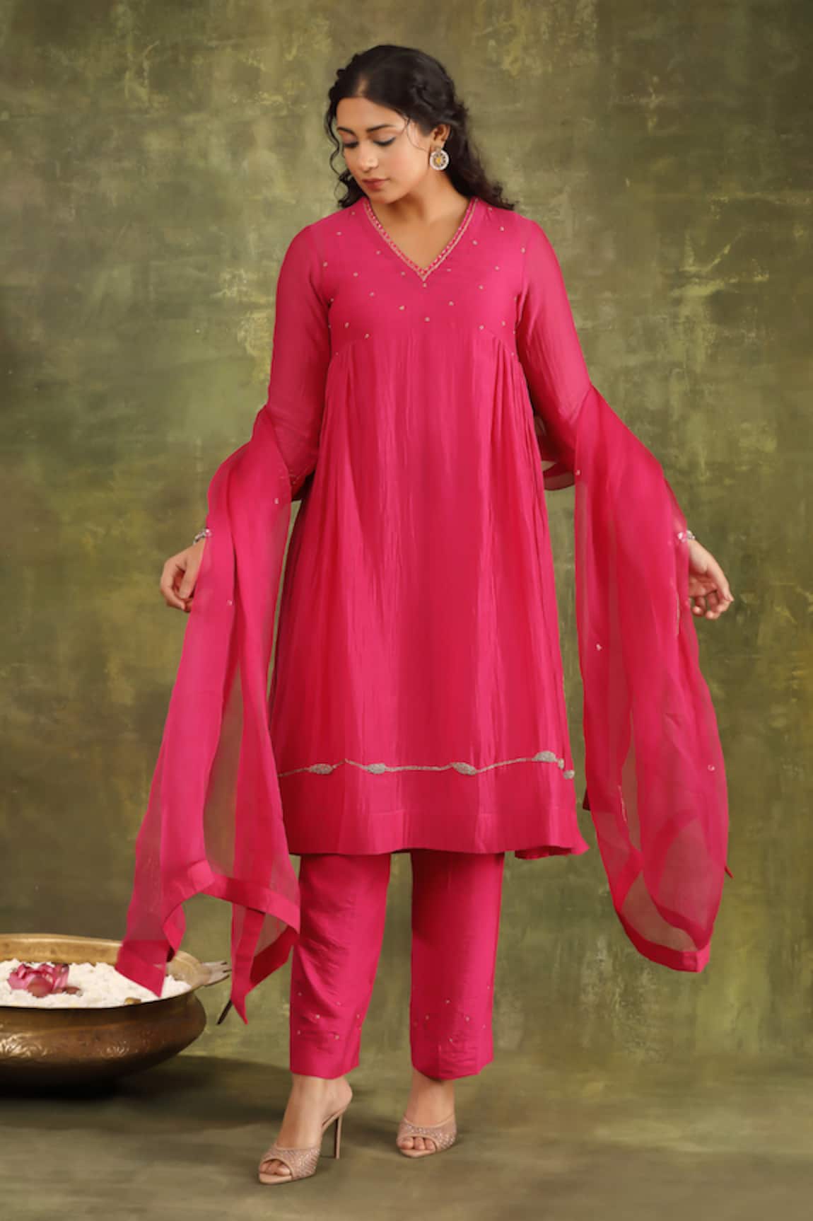 Trendy tokari Magenta Hand Embroidered Kurta Set 