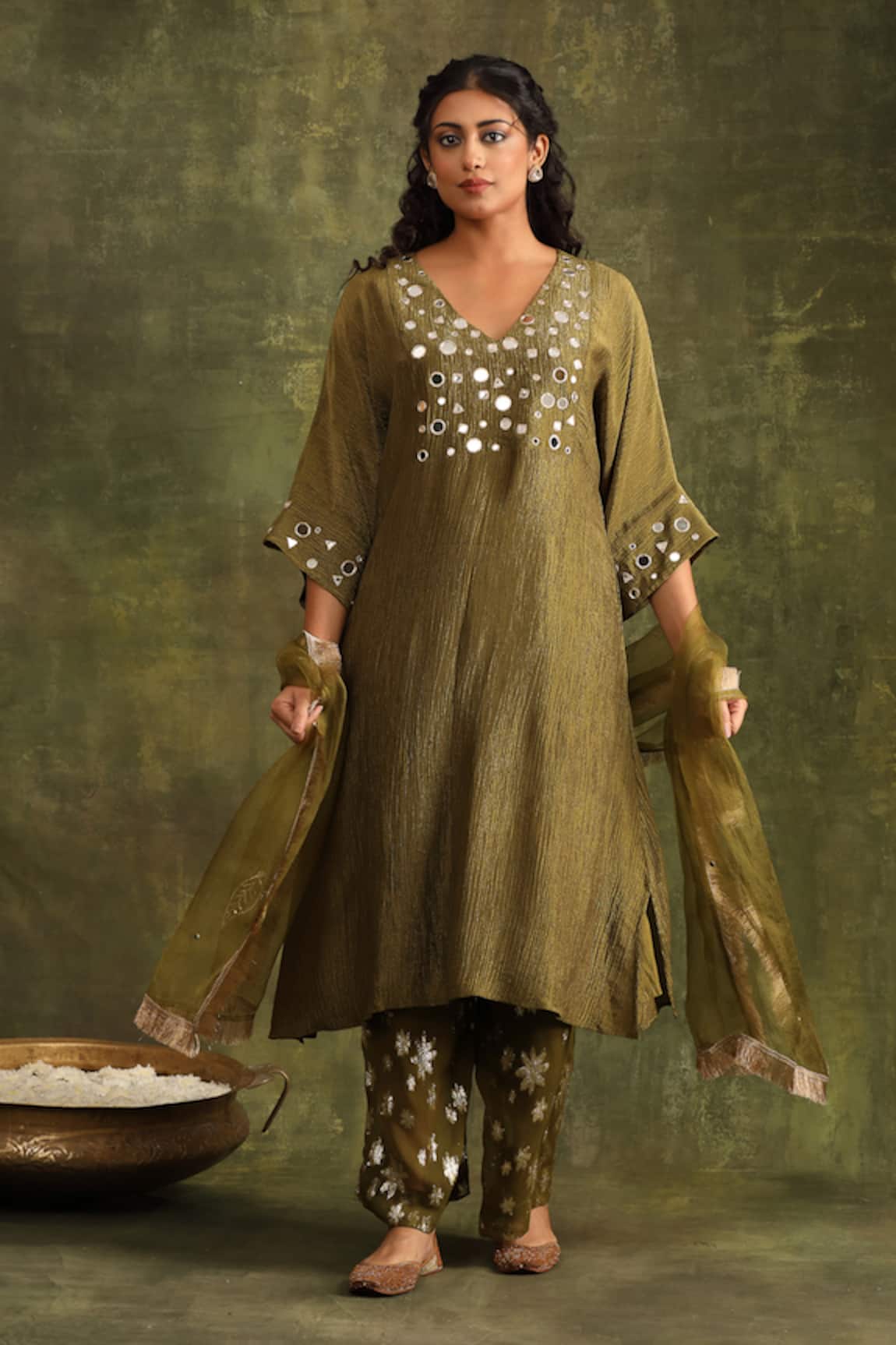 Trendy tokari Mirror & Thread Embroidered Kurta Set 