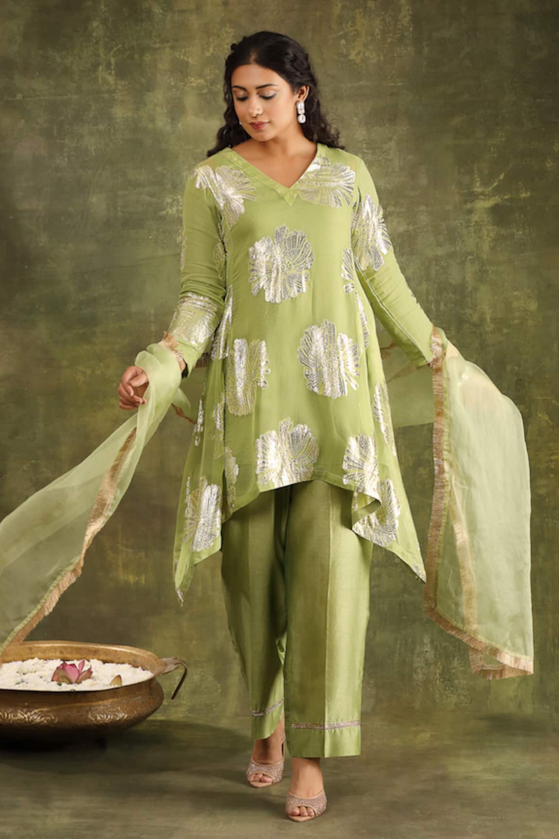 Trendy tokari Floral Asymmetric Kurta Pant Set 