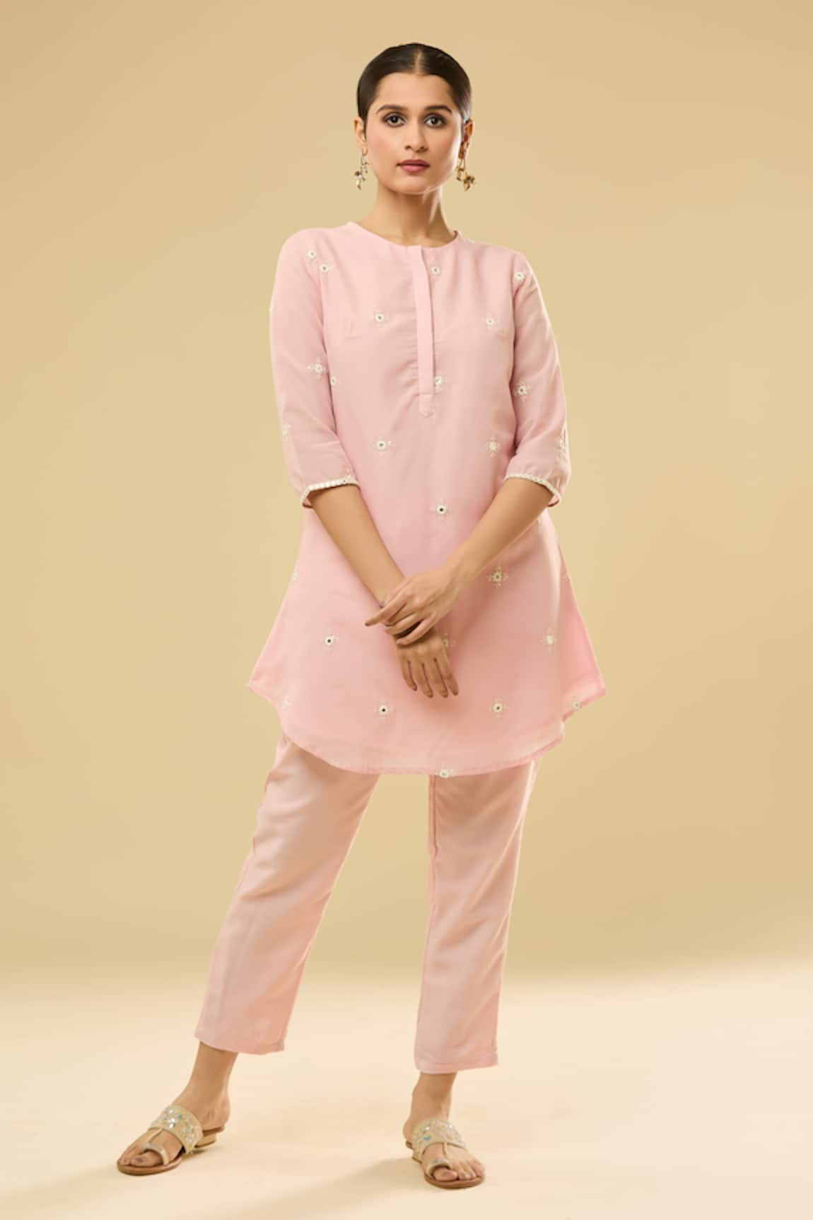 Naintara Bajaj Peach Chanderi Embroidered Kurta Set 