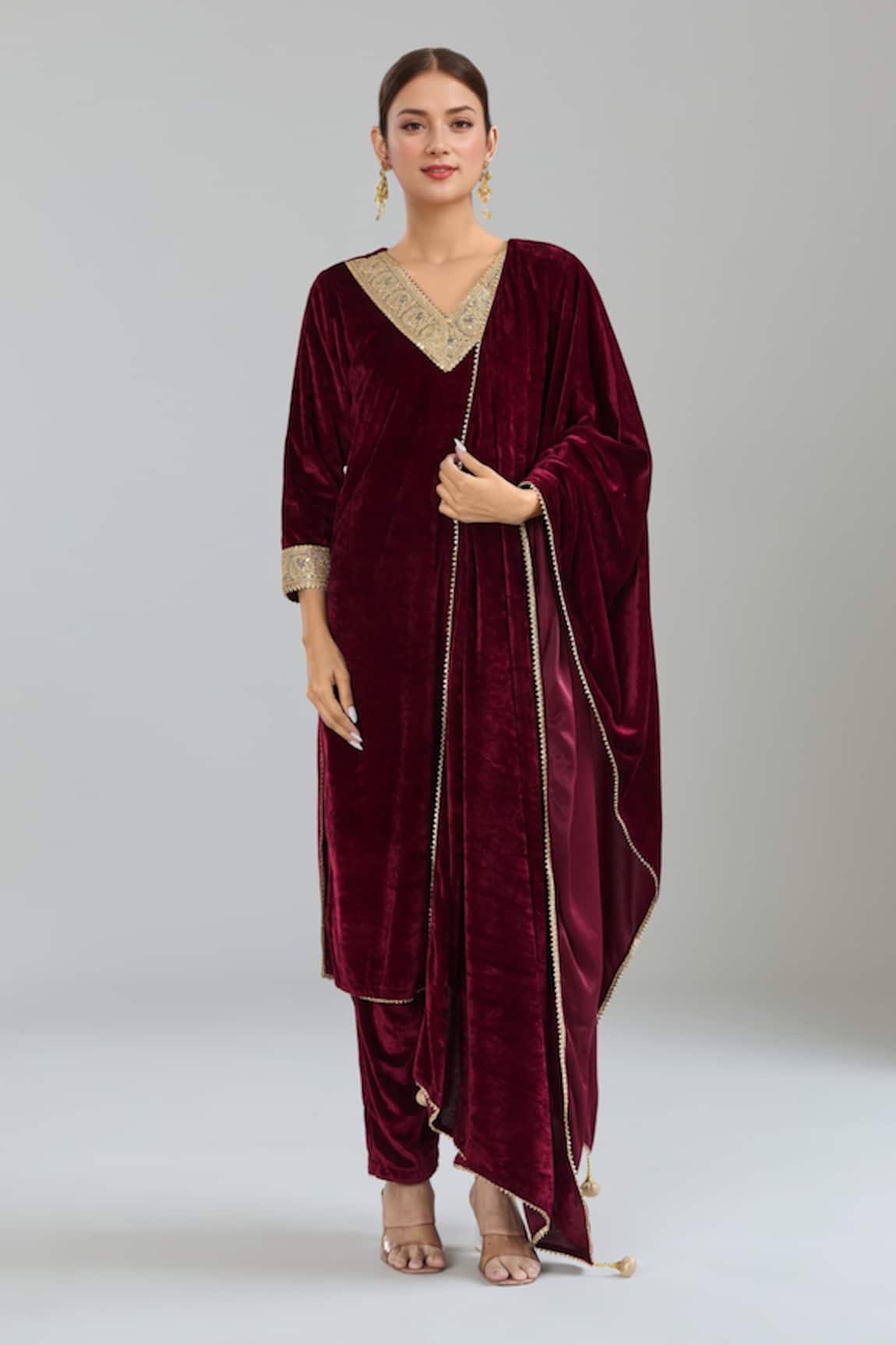 Samyukta Singhania Paisley Velvet Kurta Set 
