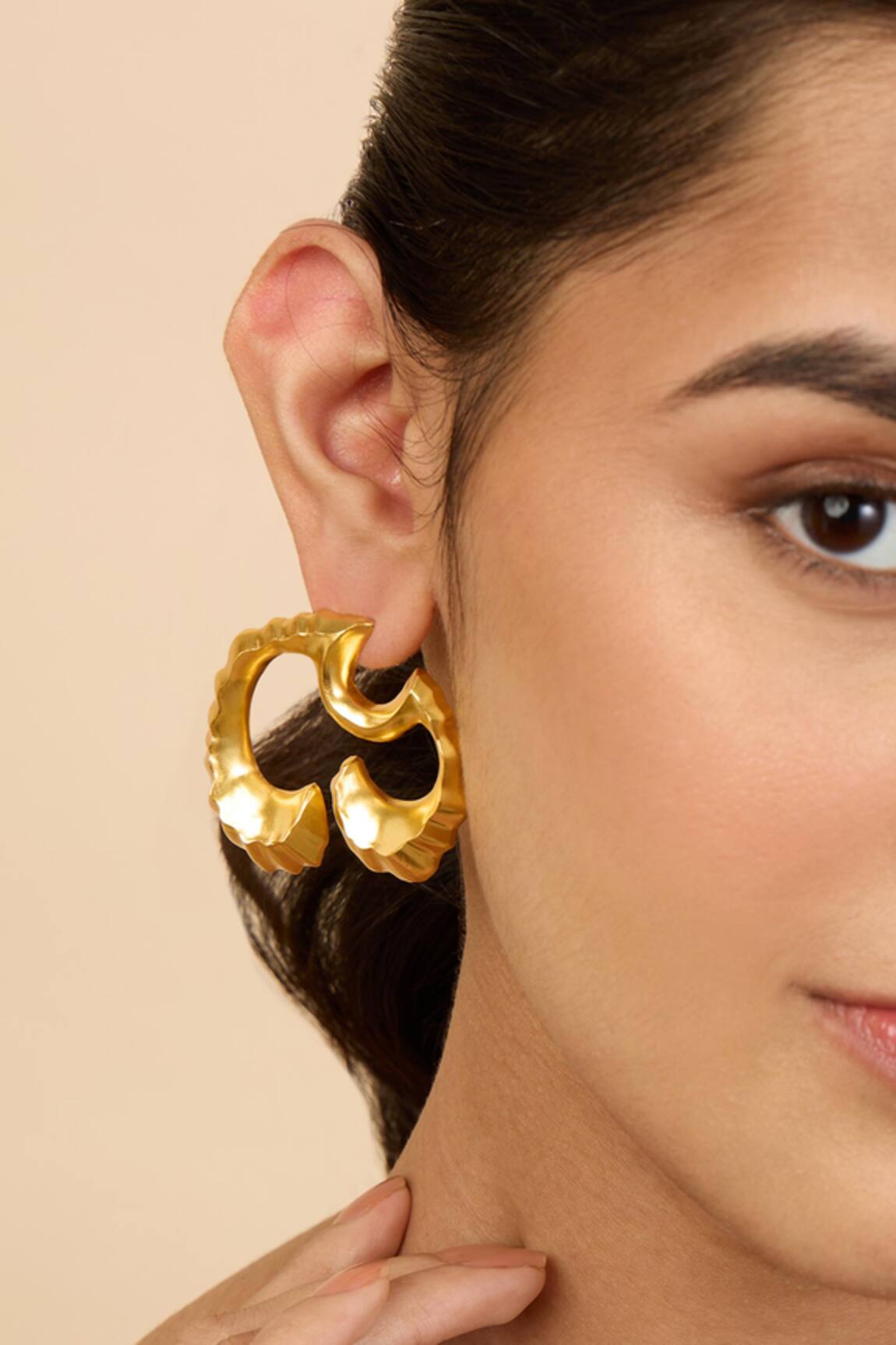 Mnsh Gold Wave Textured Large Earrings