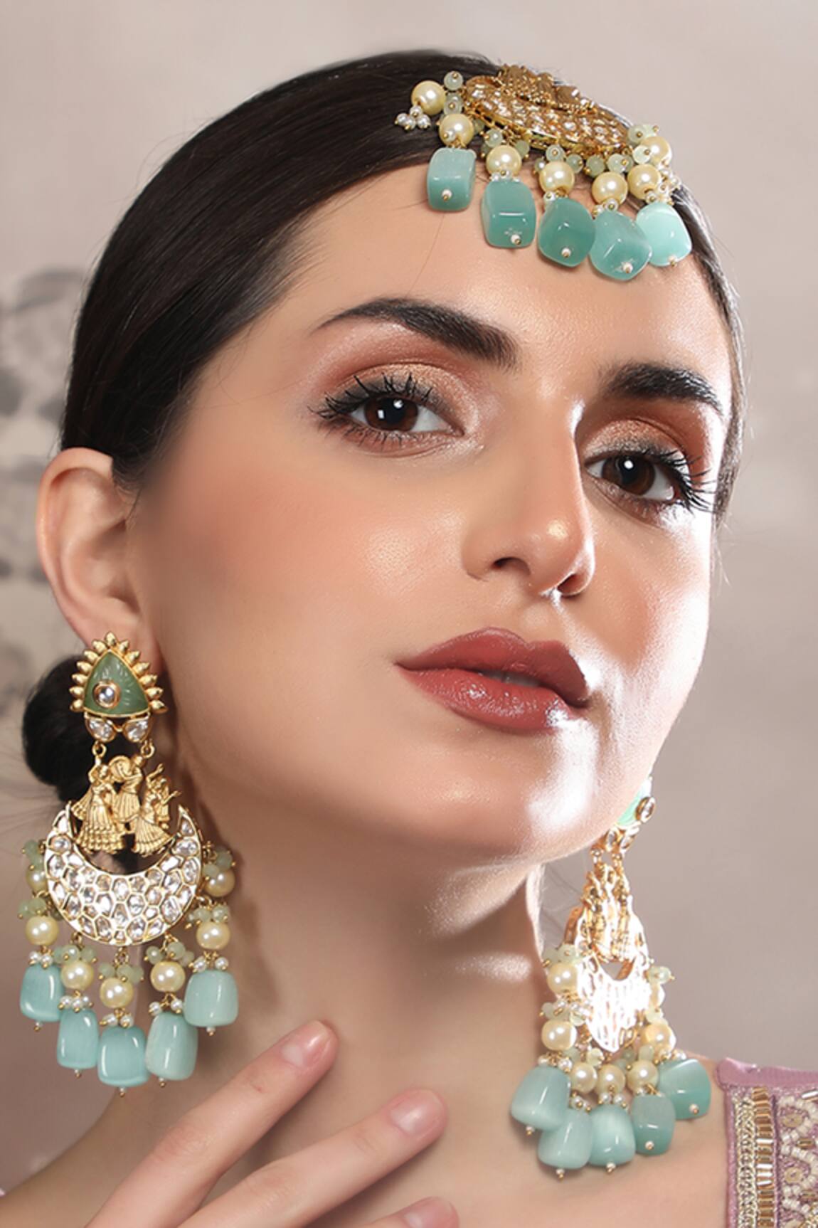 Auraa Trends Kundan Pearl Bead Maangtikka & Earring Set 