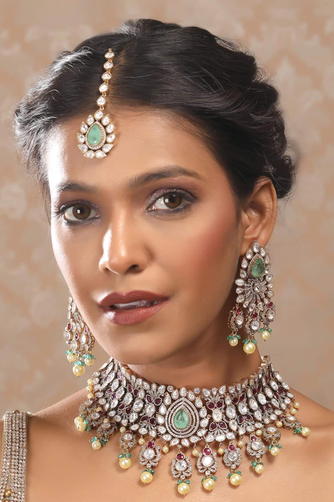 Auraa Trends Kundan Stone Embellished Necklace & Earring Set 
