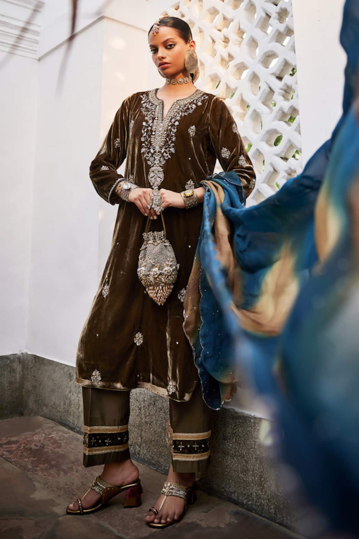 Saahiil Kapoor Aqsa Zardozi Embroidered Velvet Kurta Set