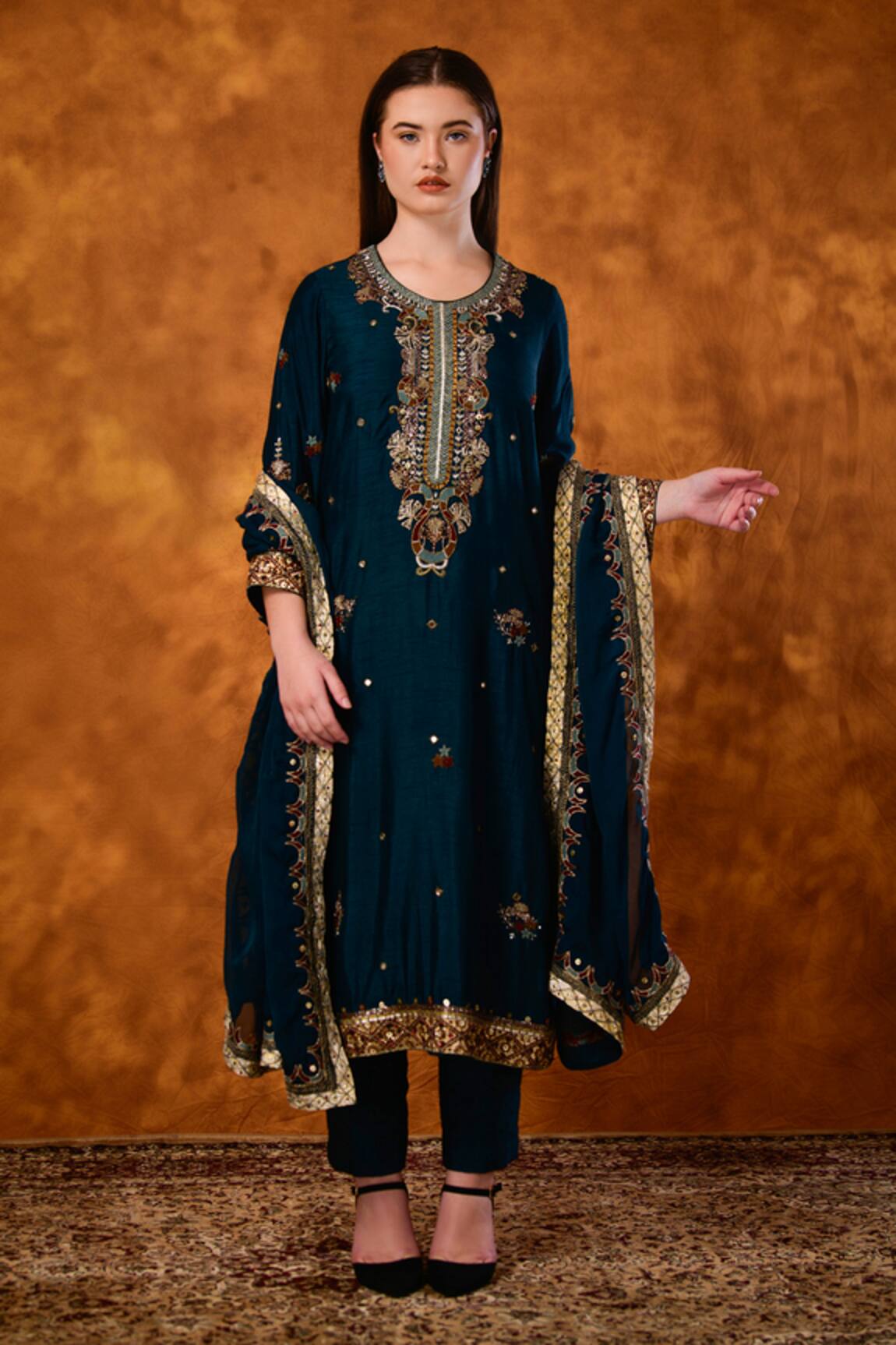 Saahiil Kapoor Nora Zardozi Embroidered Kurta Set