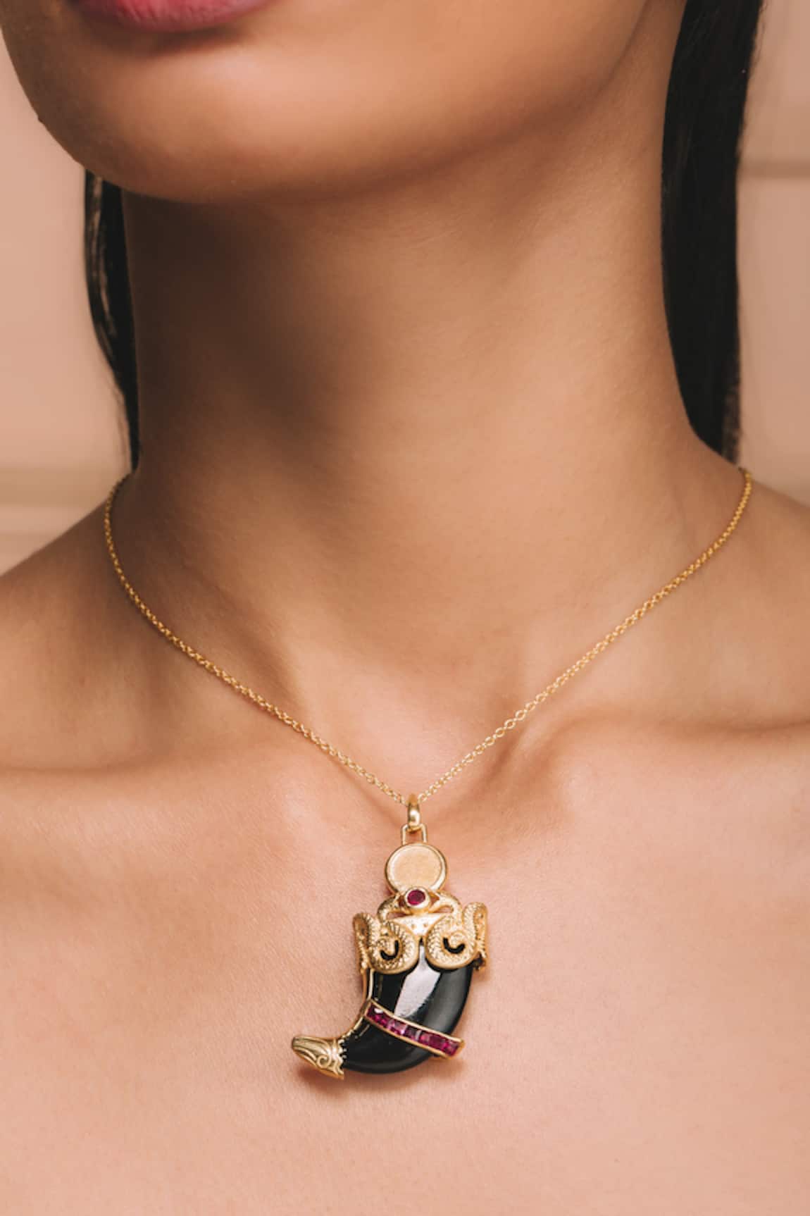 Ode Jewels Tiger Claw Pendant Necklace