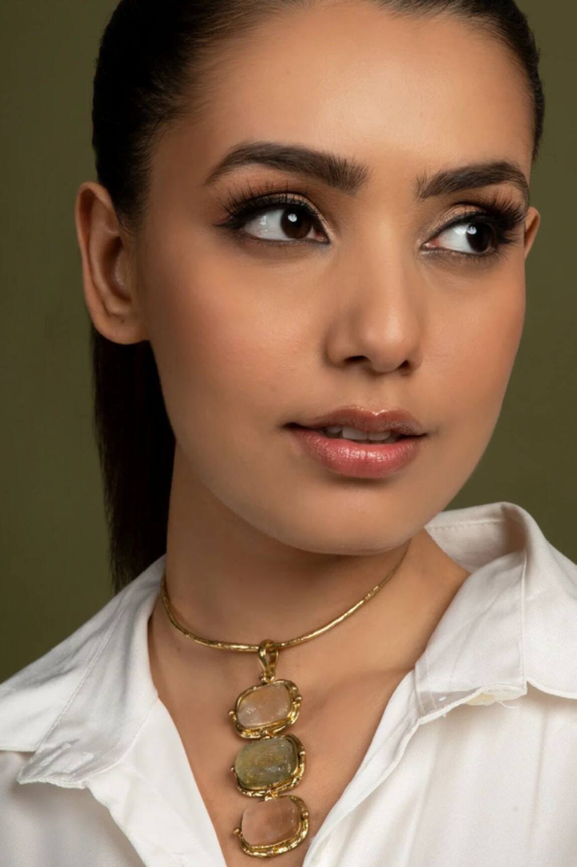 Queens Jewels Gold Toned Trio Stone Collar Necklace 